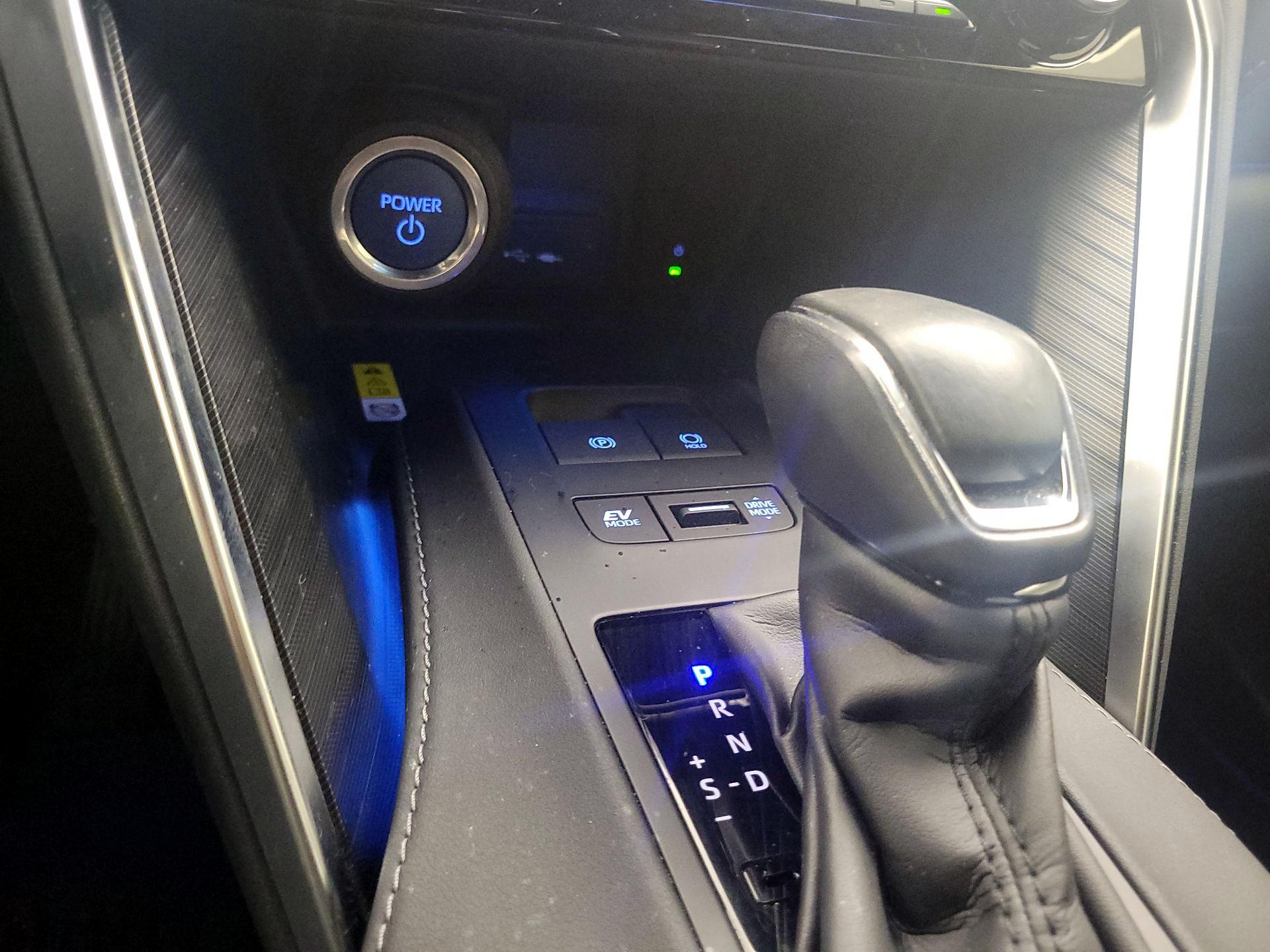 Thumbnail: 2021 Toyota Venza - 18