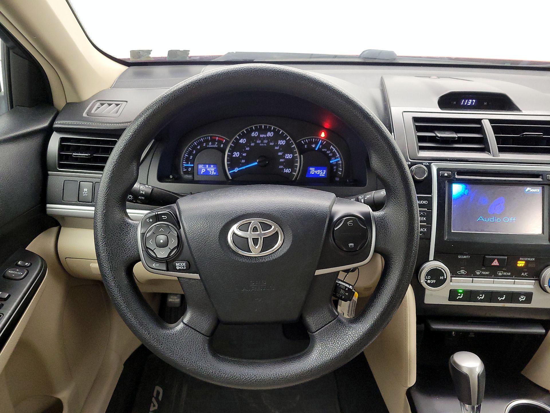 Thumbnail: 2013 Toyota Camry - 10