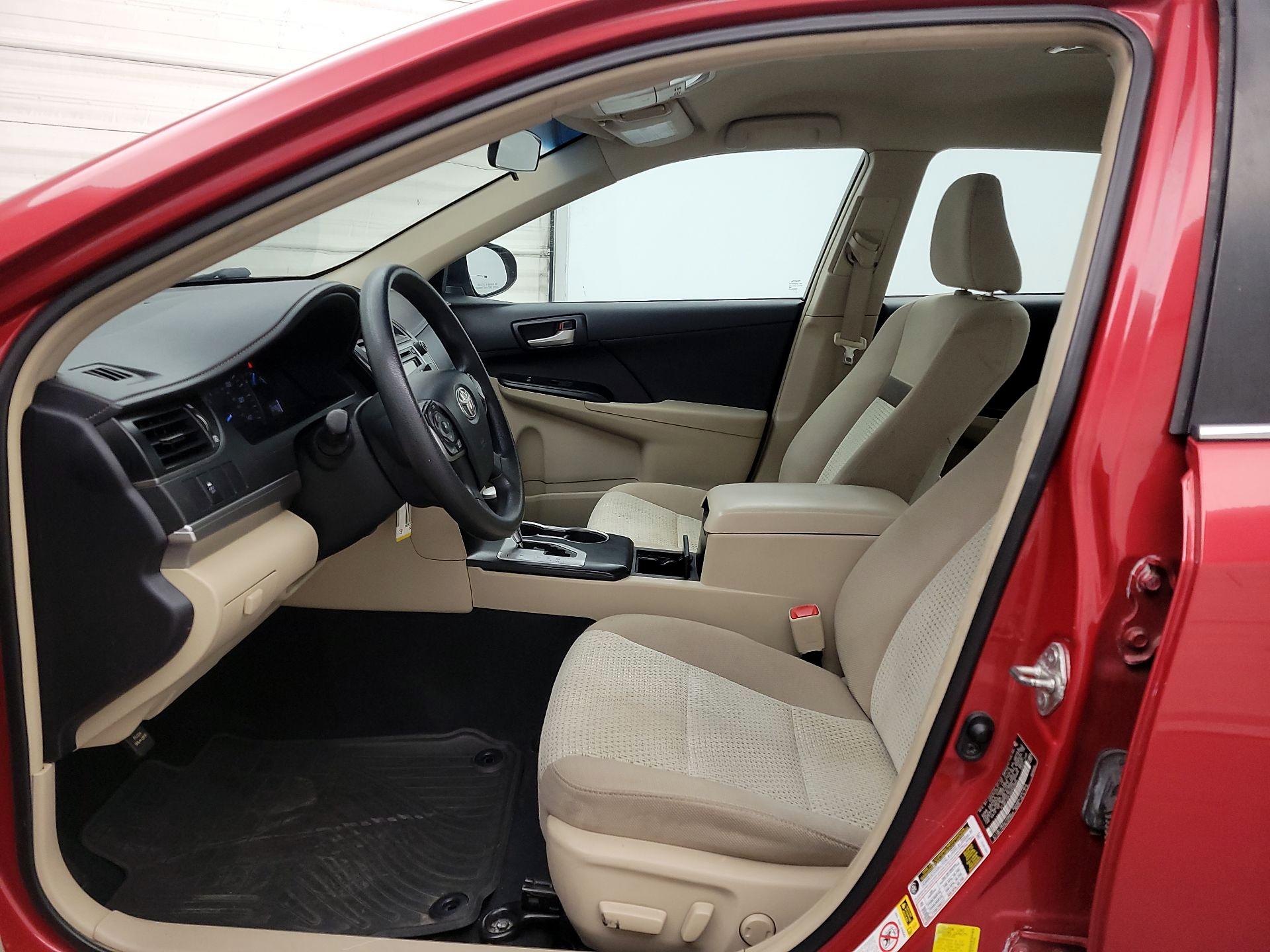 Thumbnail: 2013 Toyota Camry - 11