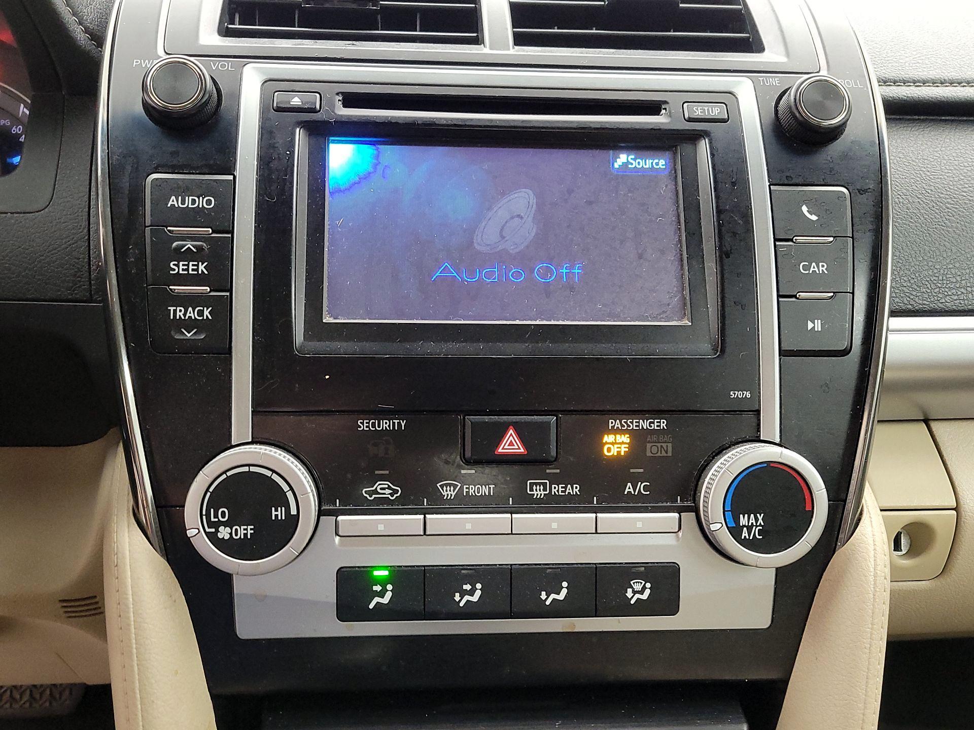 Thumbnail: 2013 Toyota Camry - 15