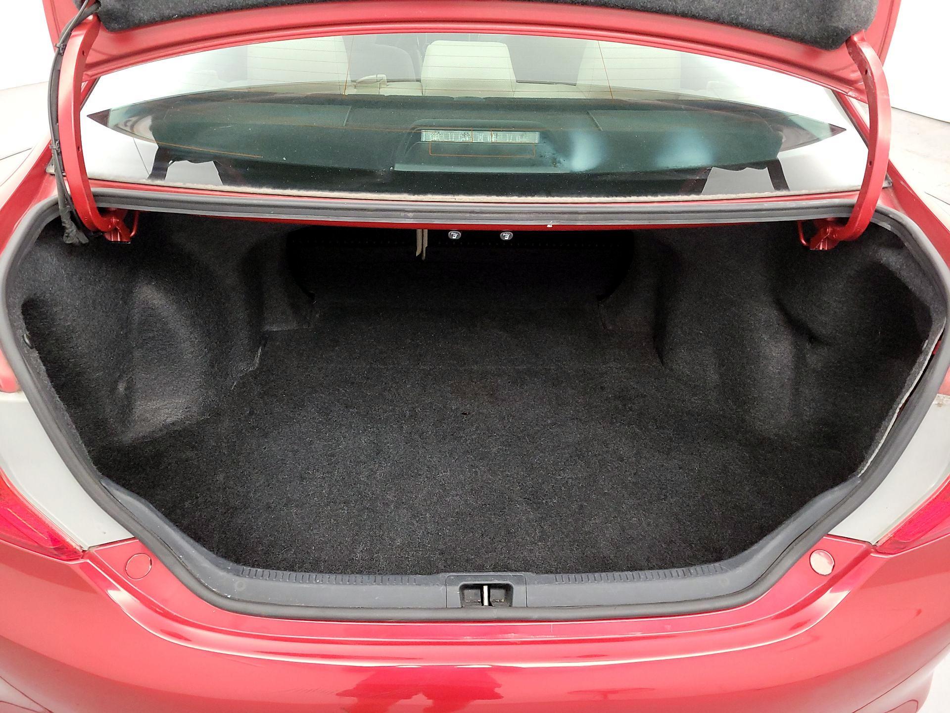 Thumbnail: 2013 Toyota Camry - 19