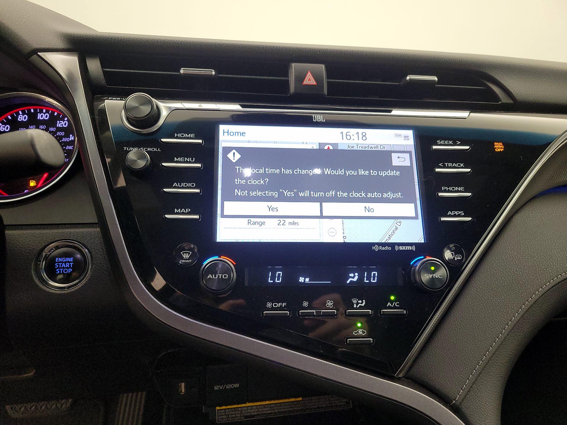 Thumbnail: 2019 Toyota Camry - 16
