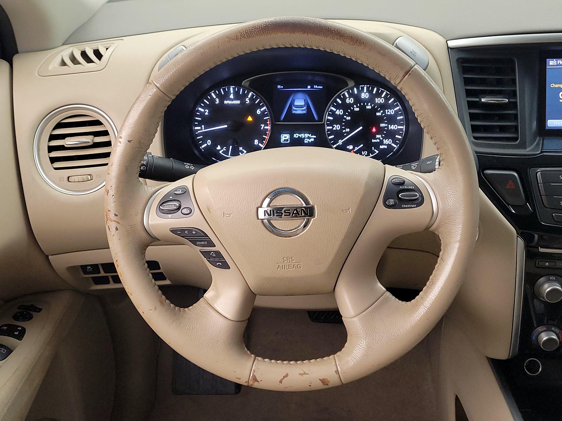 Thumbnail: 2015 Nissan Pathfinder - 10