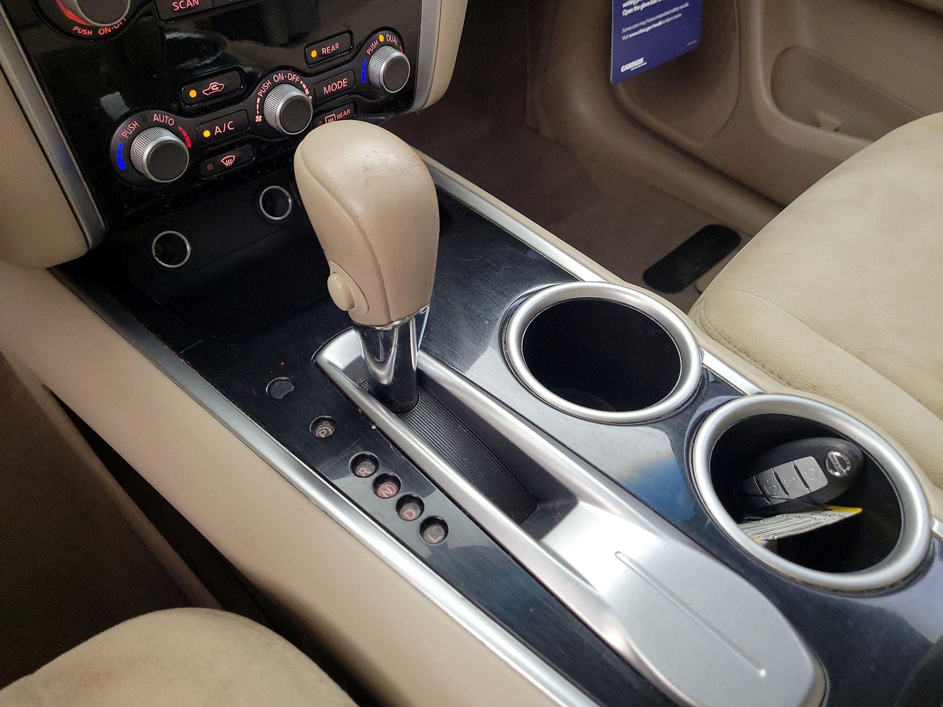 Thumbnail: 2015 Nissan Pathfinder - 17