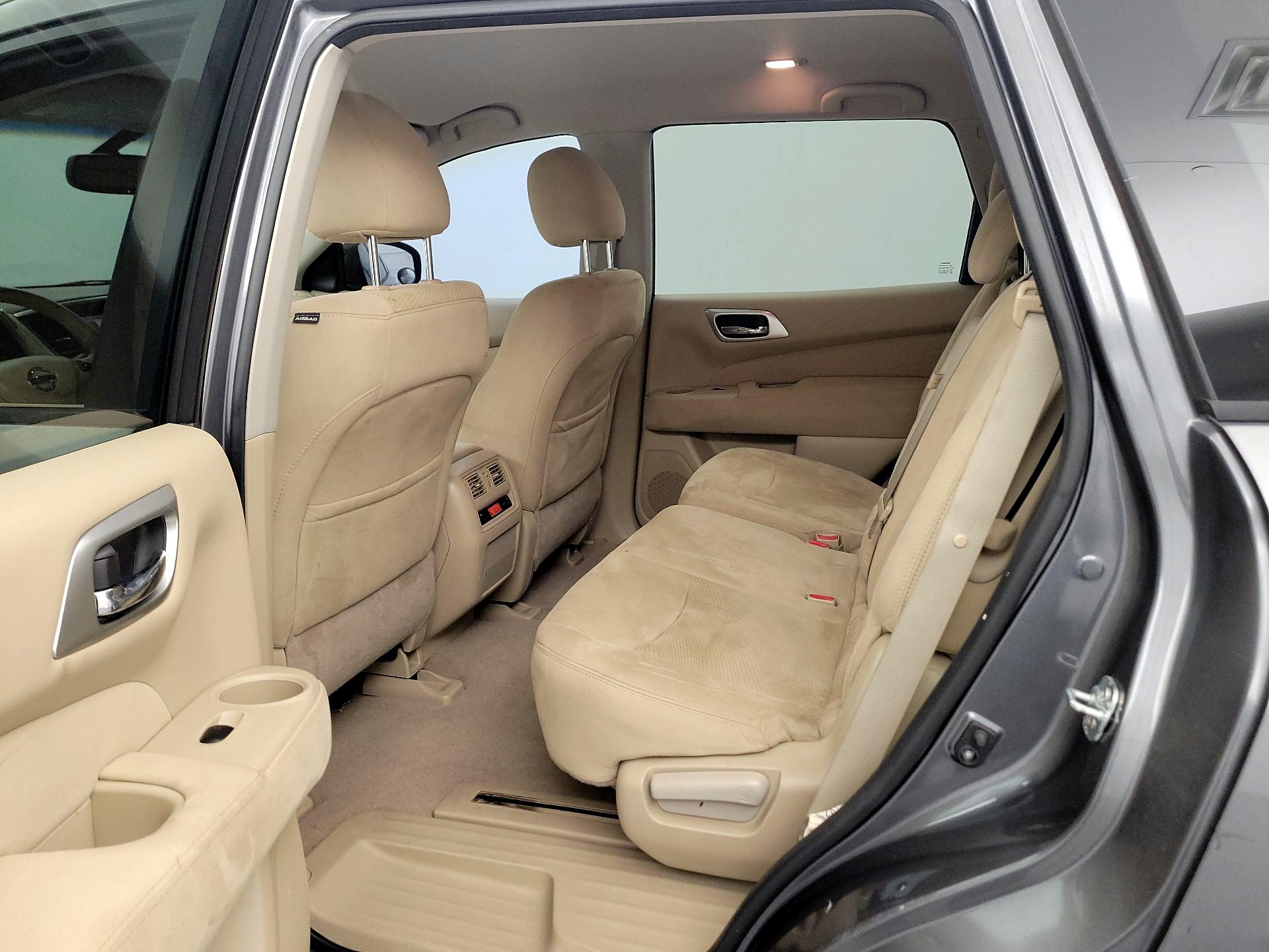Thumbnail: 2015 Nissan Pathfinder - 18