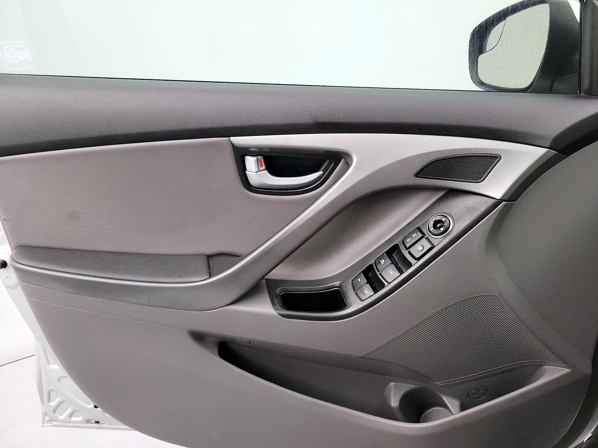 Thumbnail: 2014 Hyundai Elantra - 12