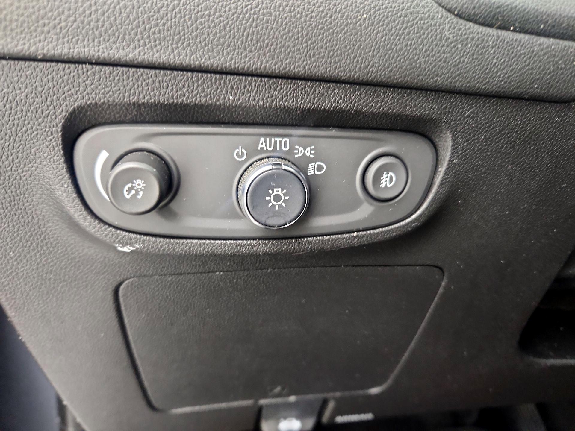 Thumbnail: 2022 Buick Encore GX - 13