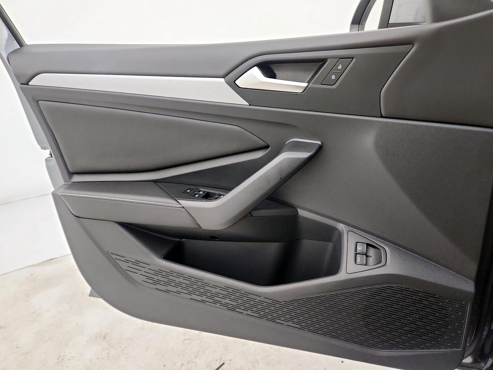 Thumbnail: 2024 Volkswagen Jetta - 12