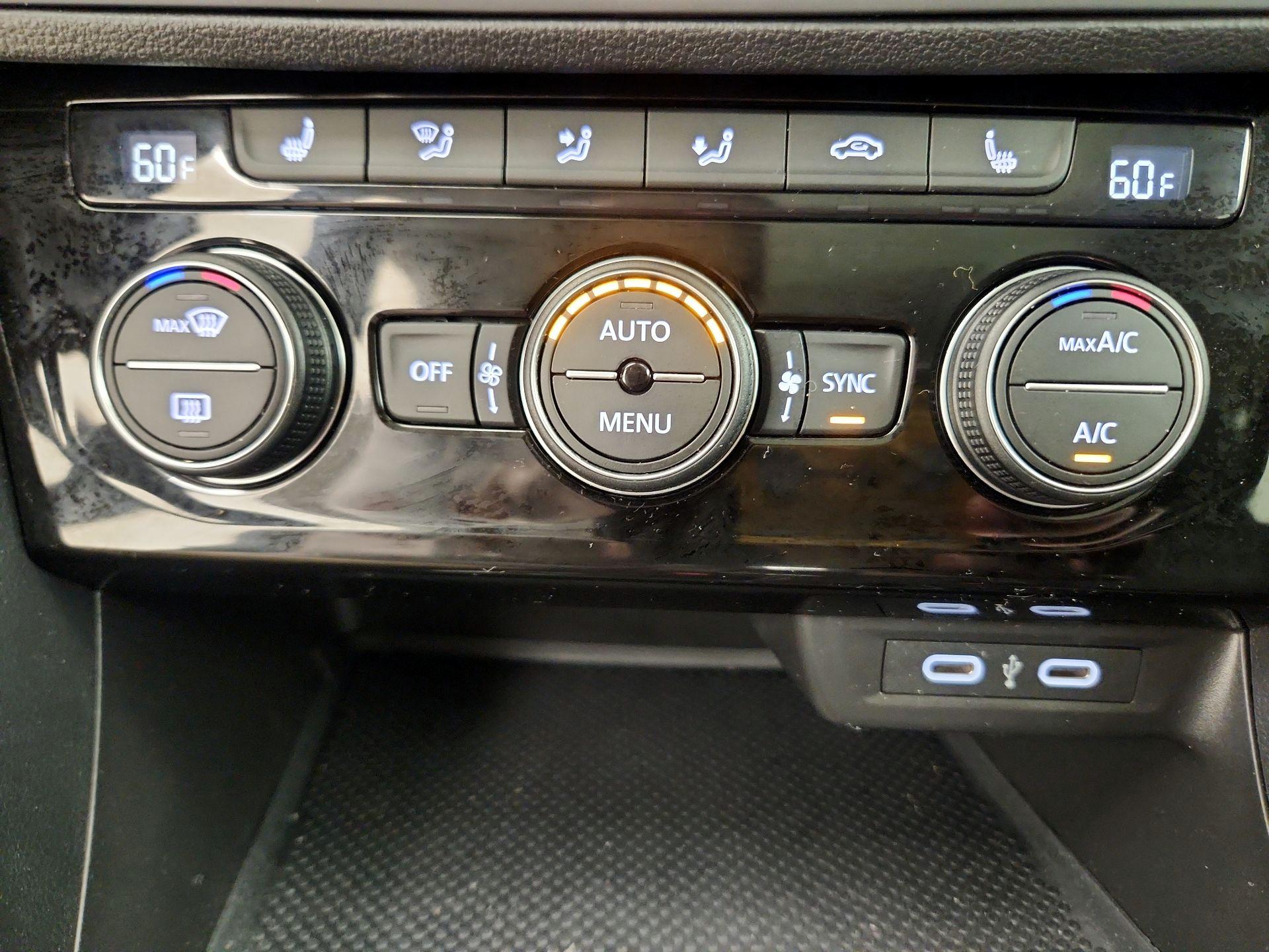 Thumbnail: 2024 Volkswagen Jetta - 16