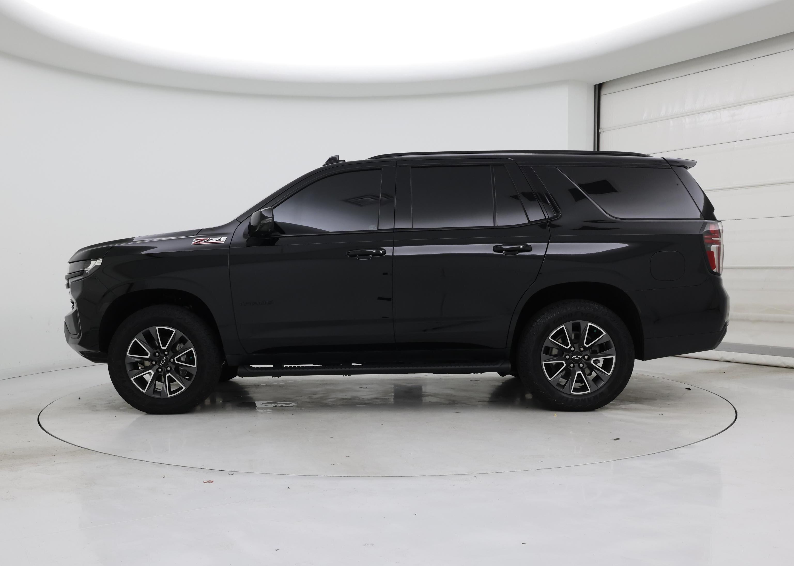 Thumbnail: 2024 Chevrolet Tahoe - 3