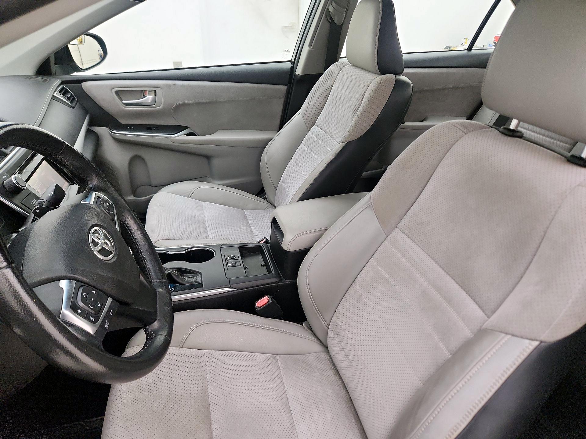Thumbnail: 2015 Toyota Camry - 11