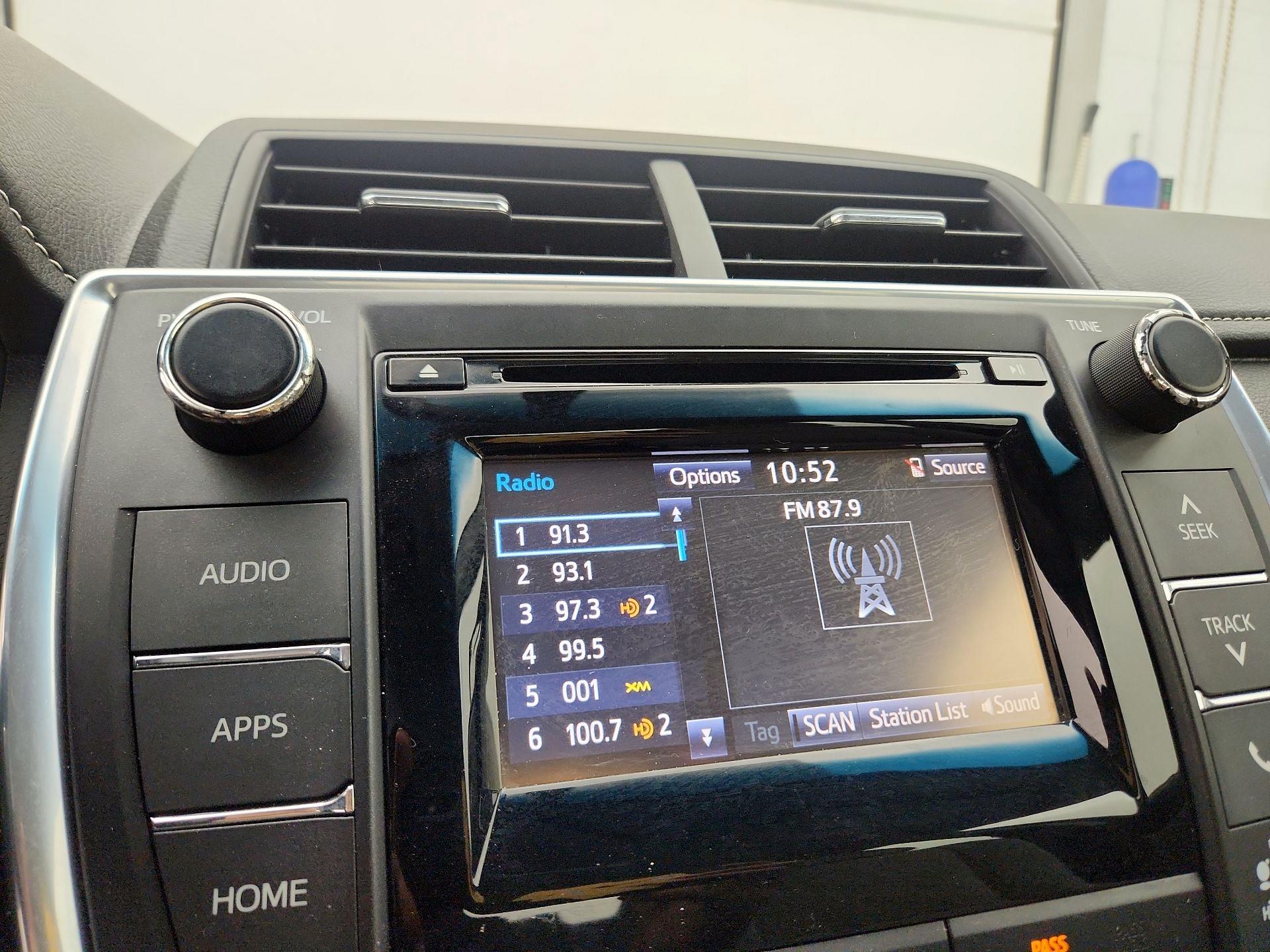 Thumbnail: 2015 Toyota Camry - 15