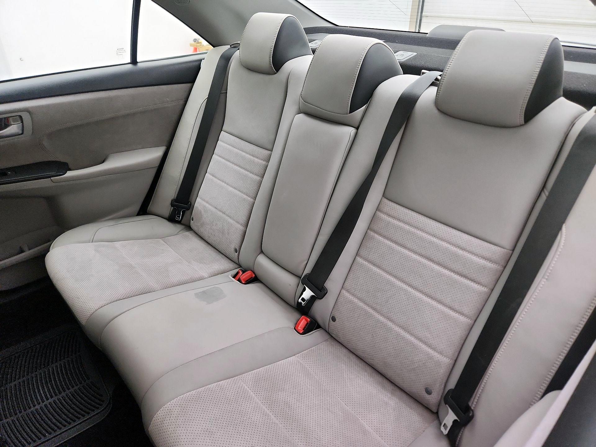 Thumbnail: 2015 Toyota Camry - 18