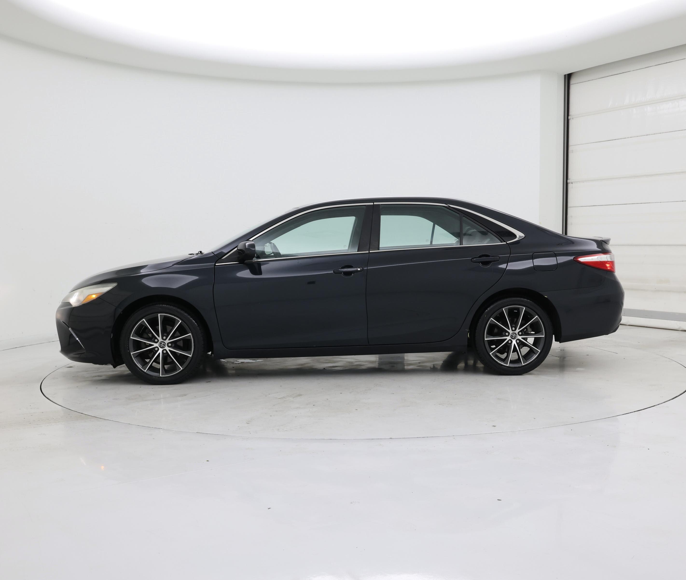 Thumbnail: 2015 Toyota Camry - 3