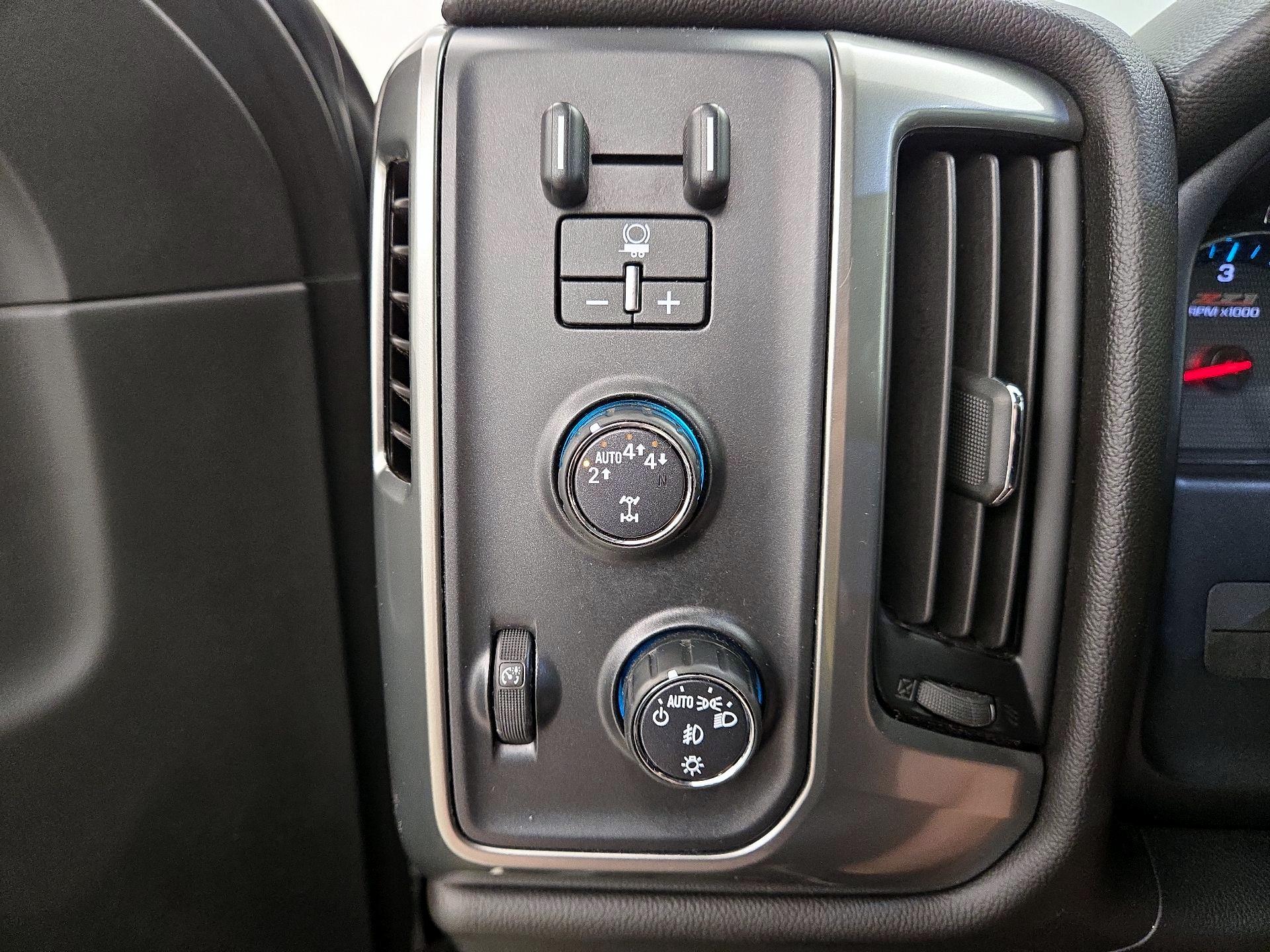 Thumbnail: 2019 Chevrolet Silverado 1500 - 13