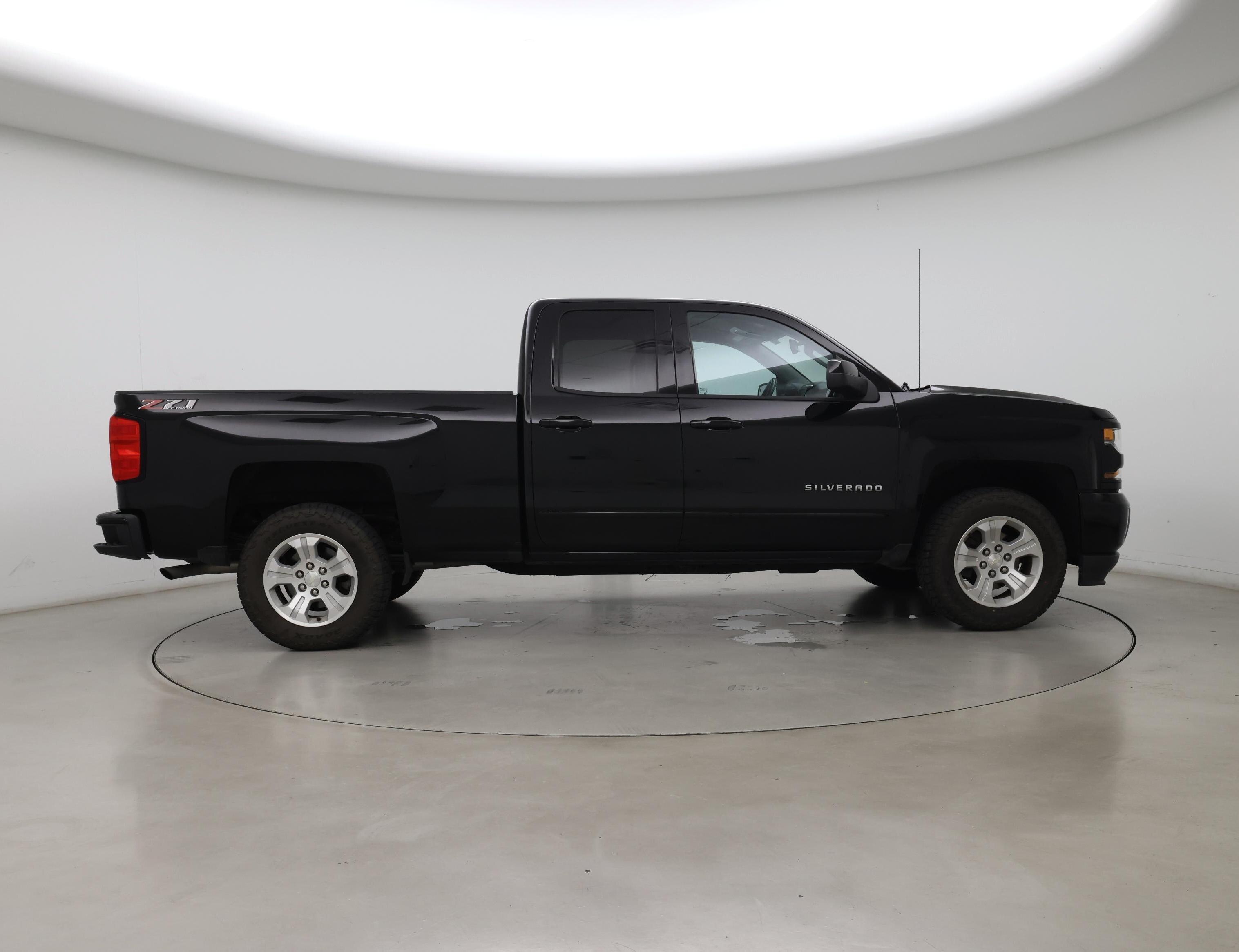 Thumbnail: 2019 Chevrolet Silverado 1500 - 7