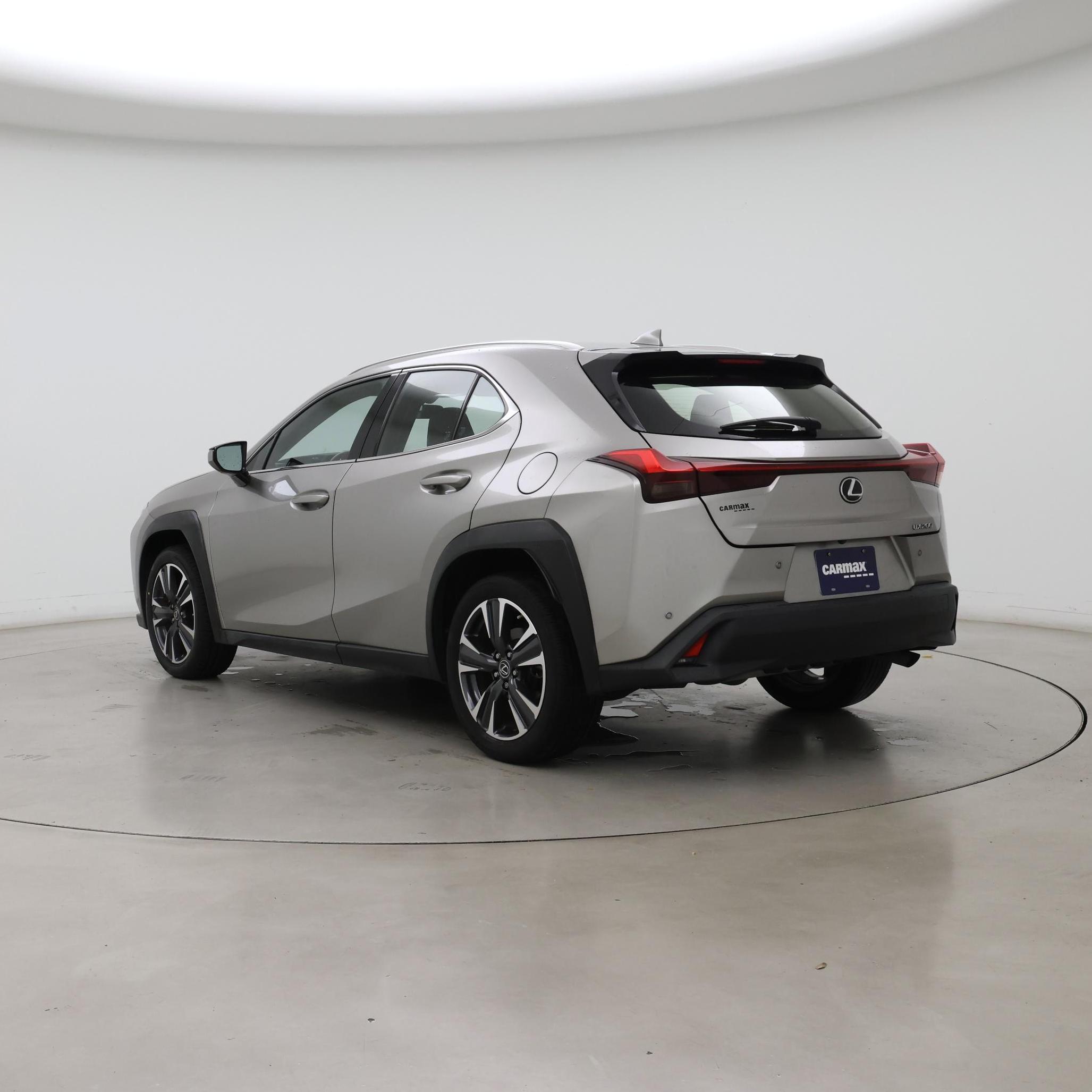 Thumbnail: 2021 Lexus UX - 2