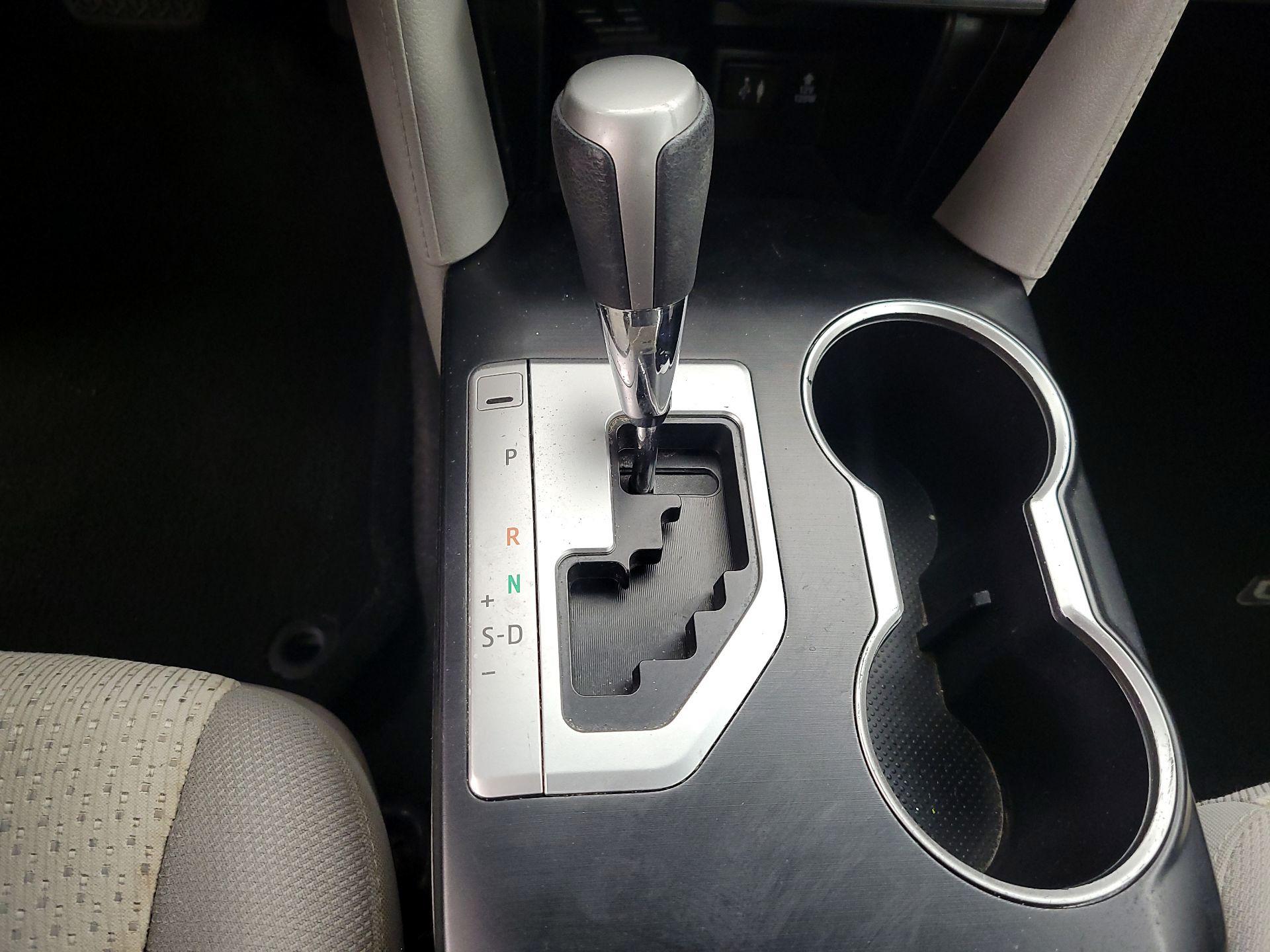 Thumbnail: 2014 Toyota Camry - 15