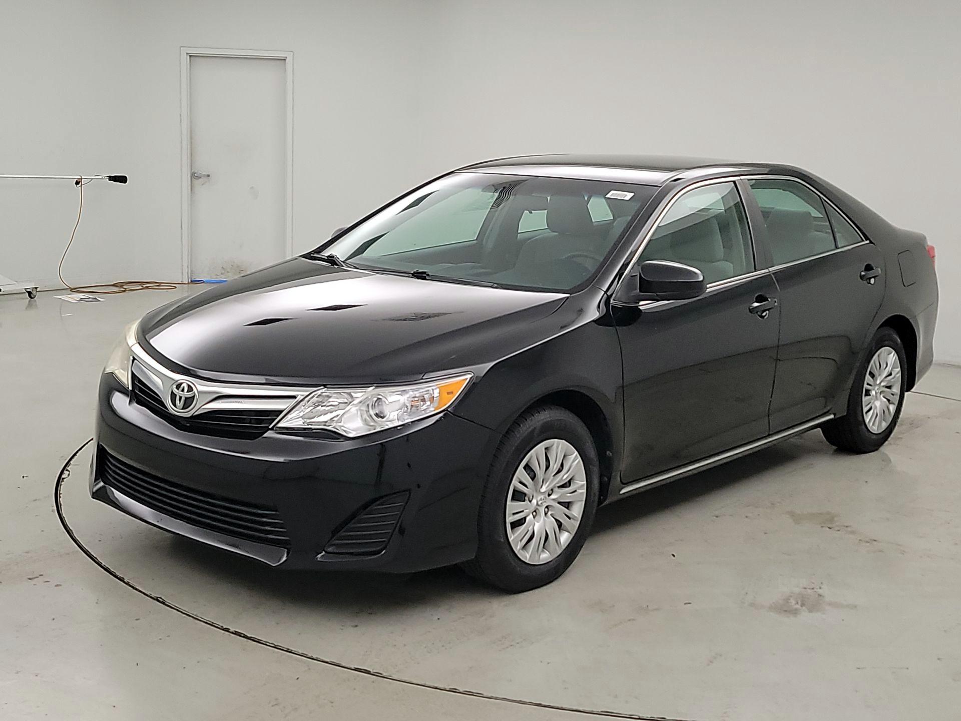 Thumbnail: 2014 Toyota Camry - 3