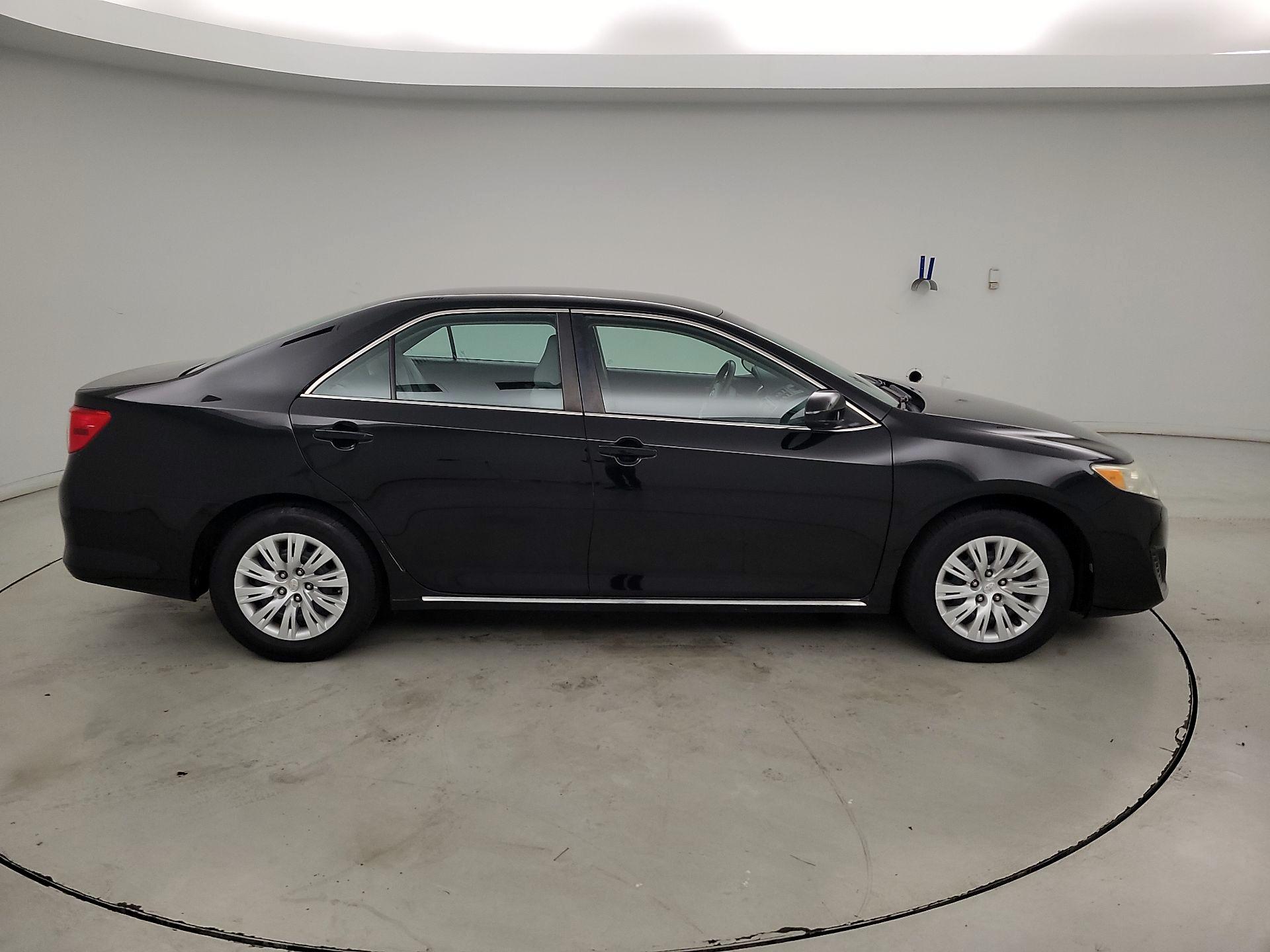 Thumbnail: 2014 Toyota Camry - 4