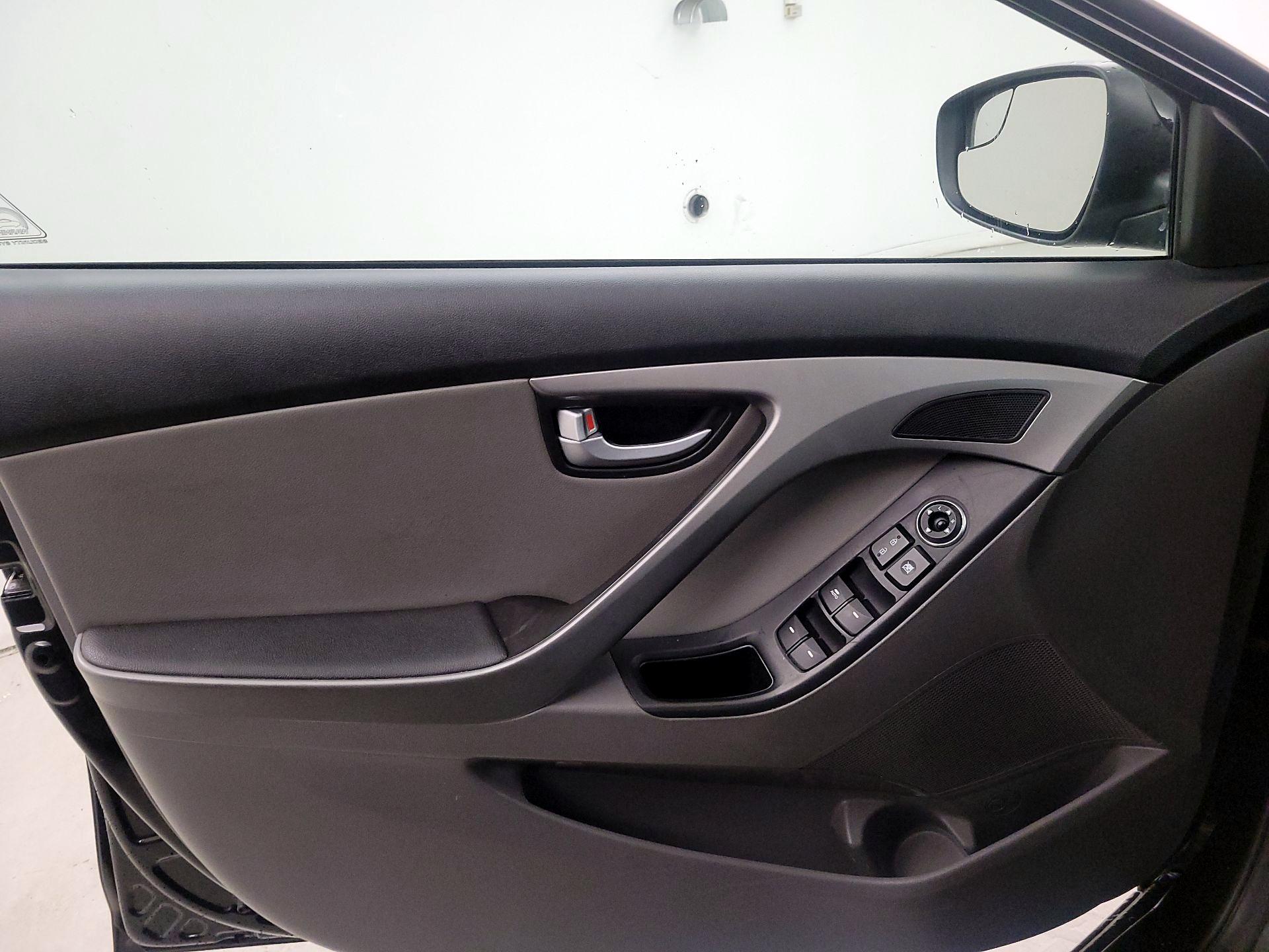 Thumbnail: 2014 Hyundai Elantra - 12