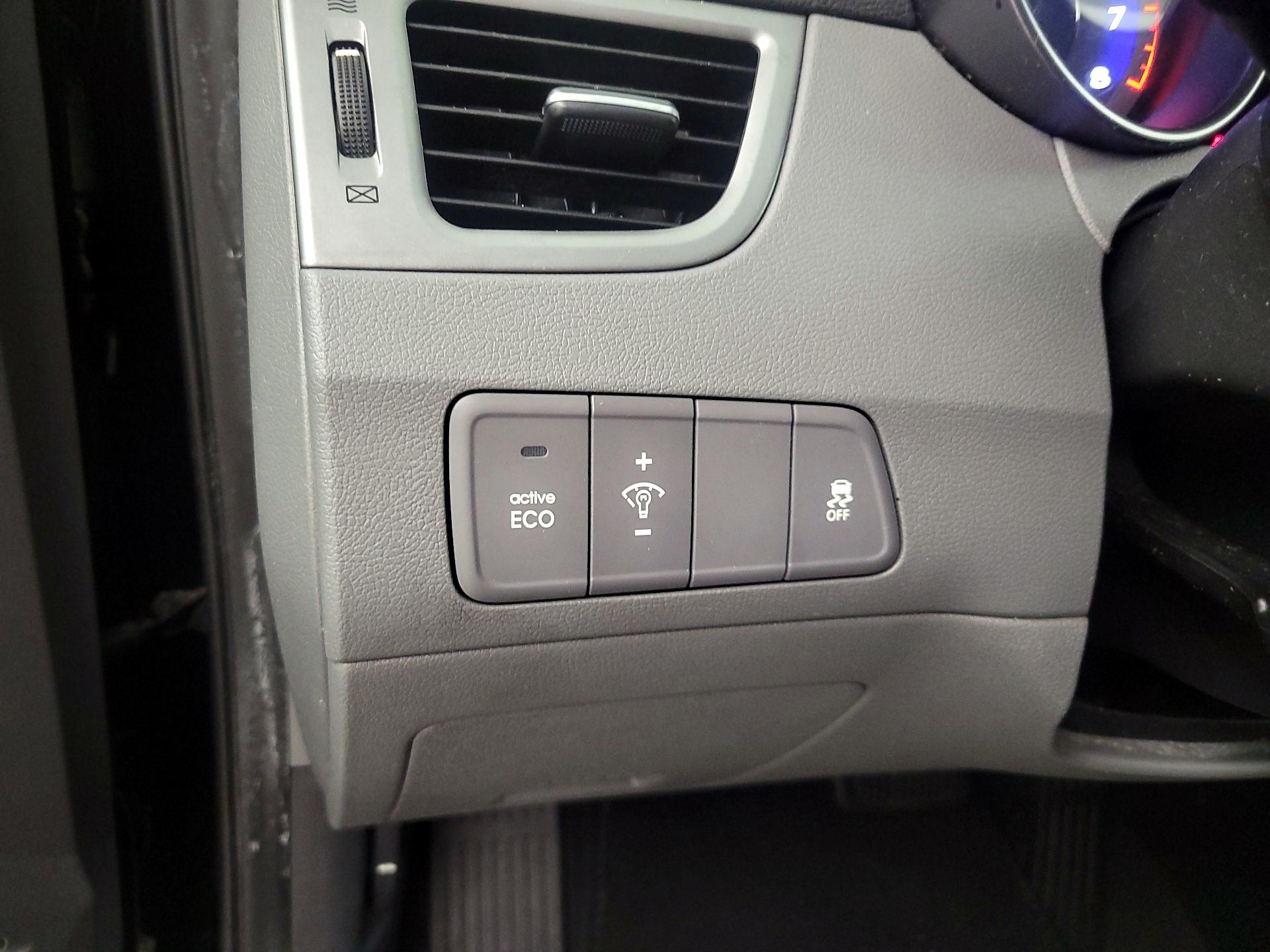 Thumbnail: 2014 Hyundai Elantra - 13