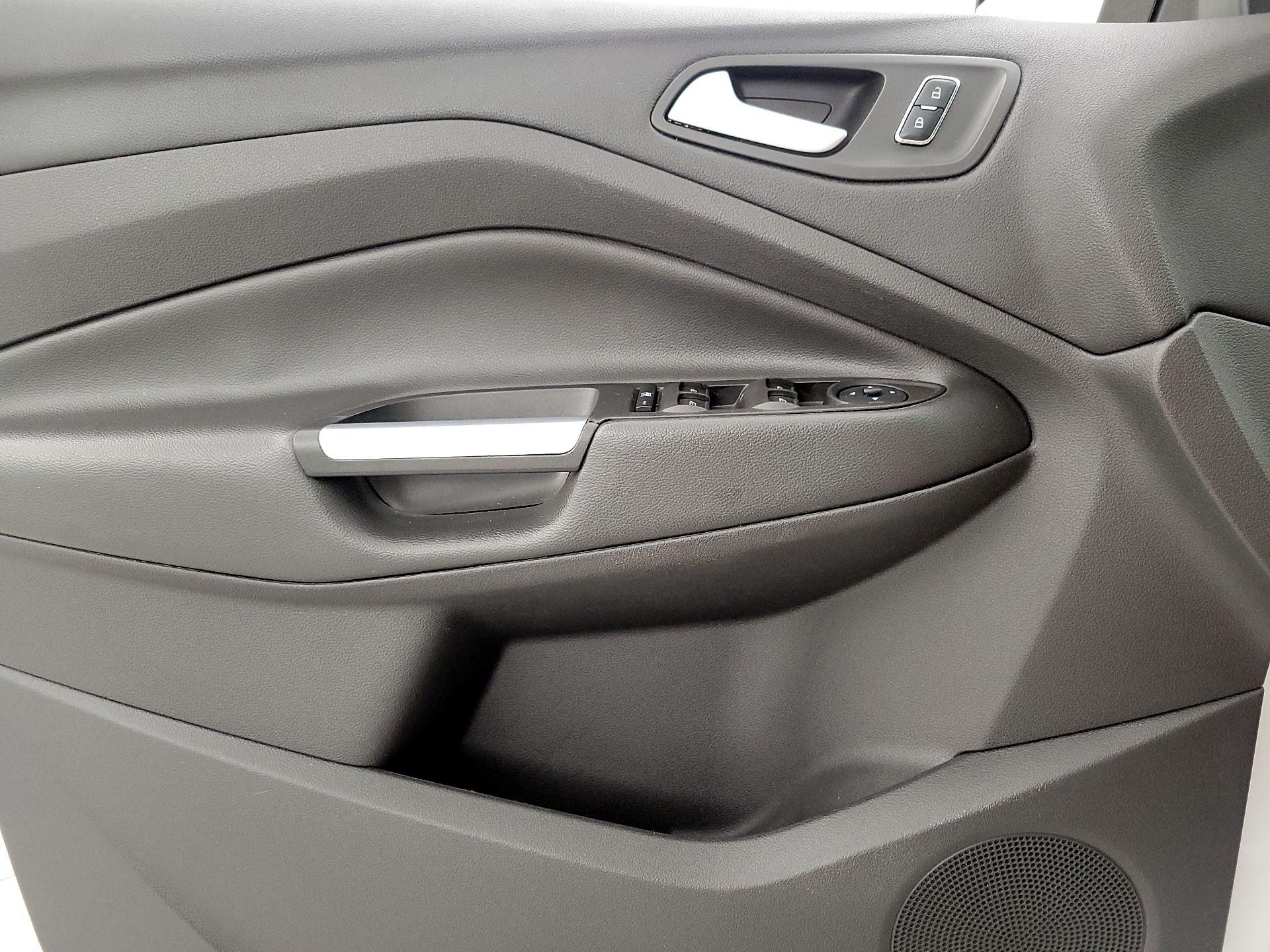 Thumbnail: 2015 Ford Escape - 12