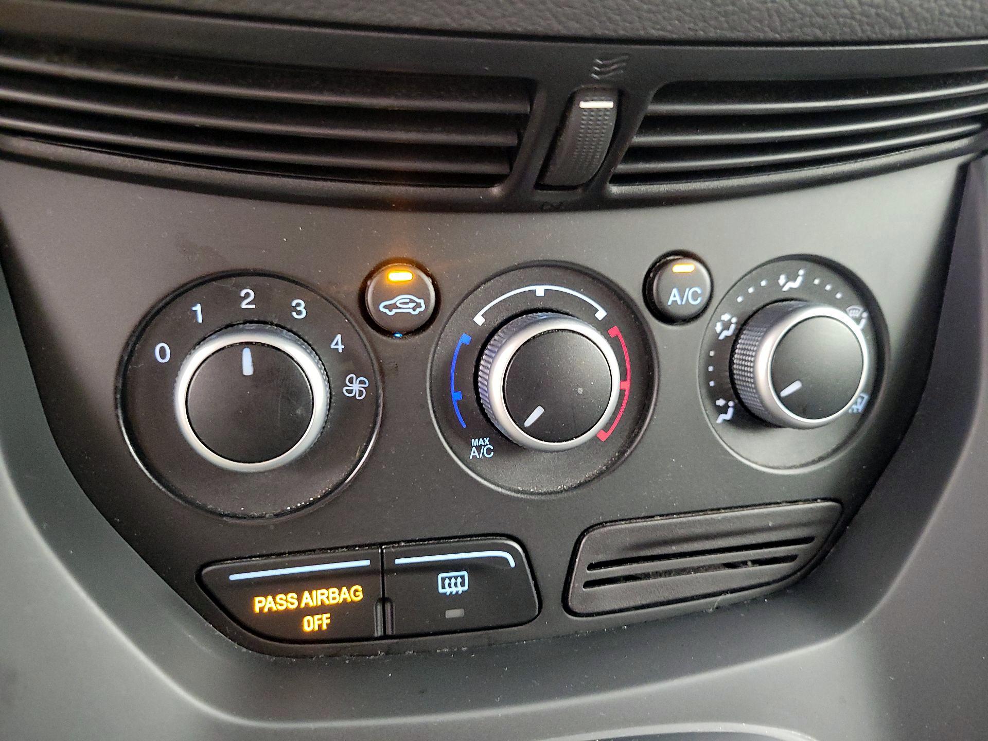 Thumbnail: 2015 Ford Escape - 16