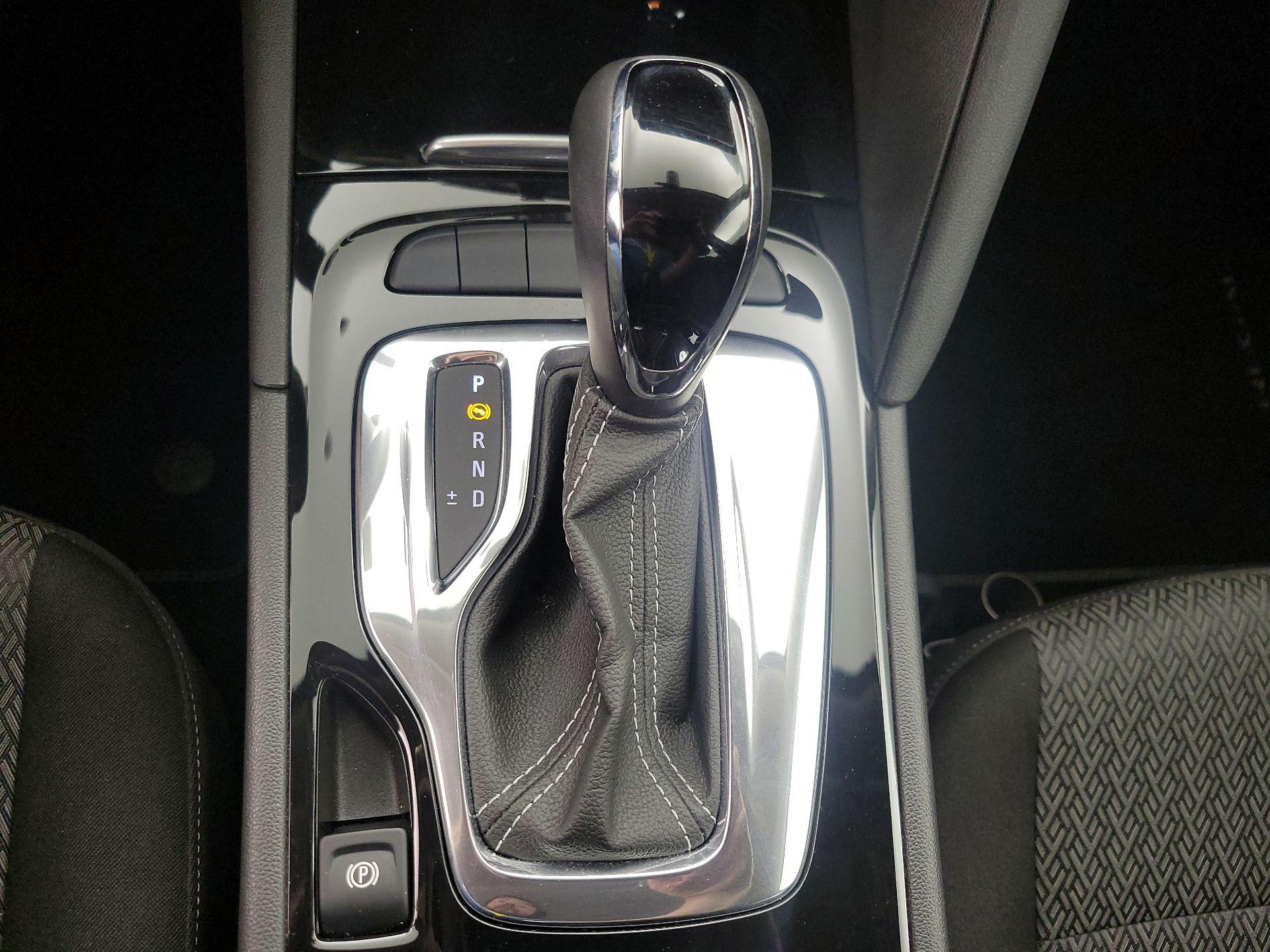 Thumbnail: 2018 Buick Regal - 17