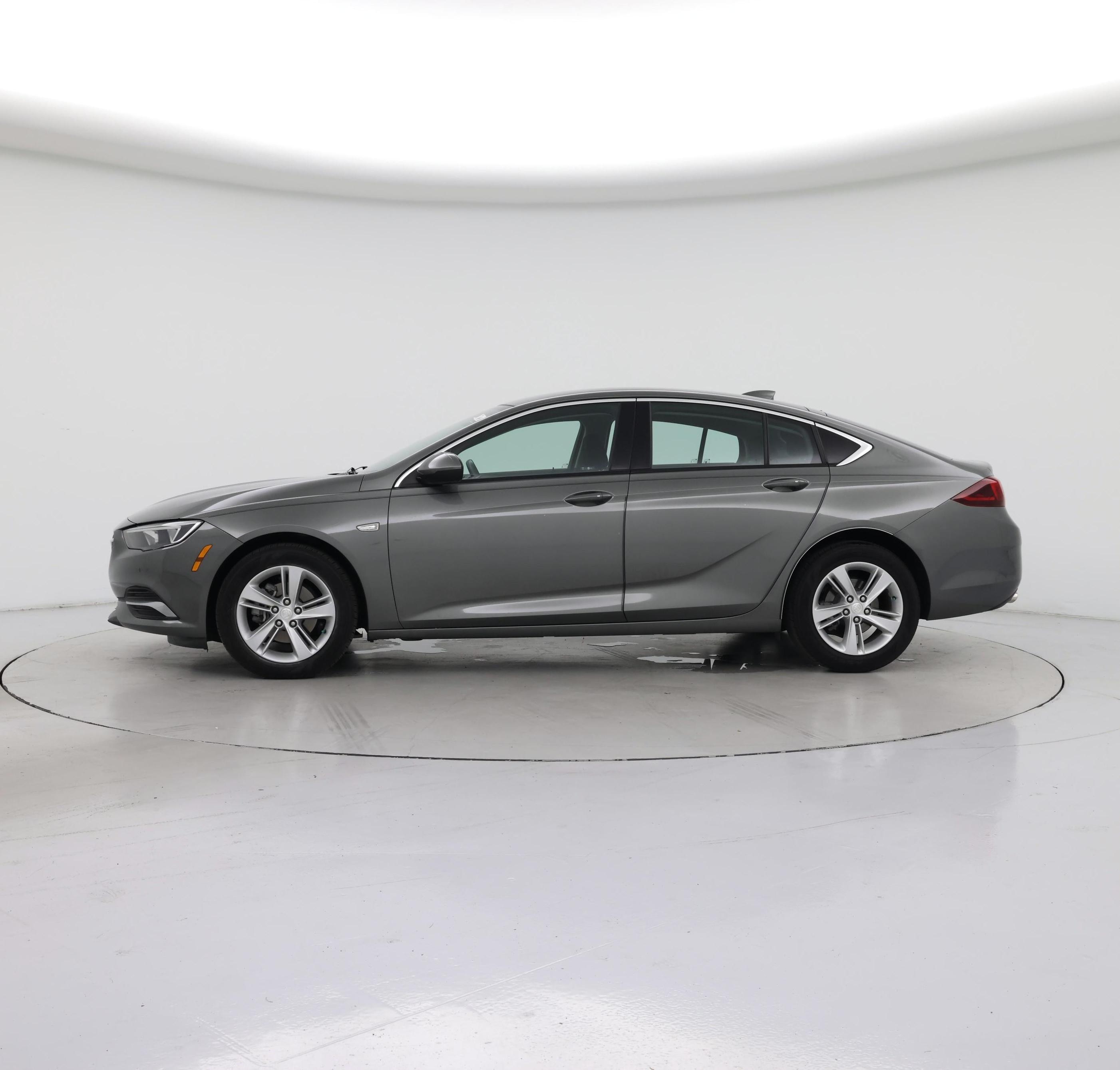 Thumbnail: 2018 Buick Regal - 3