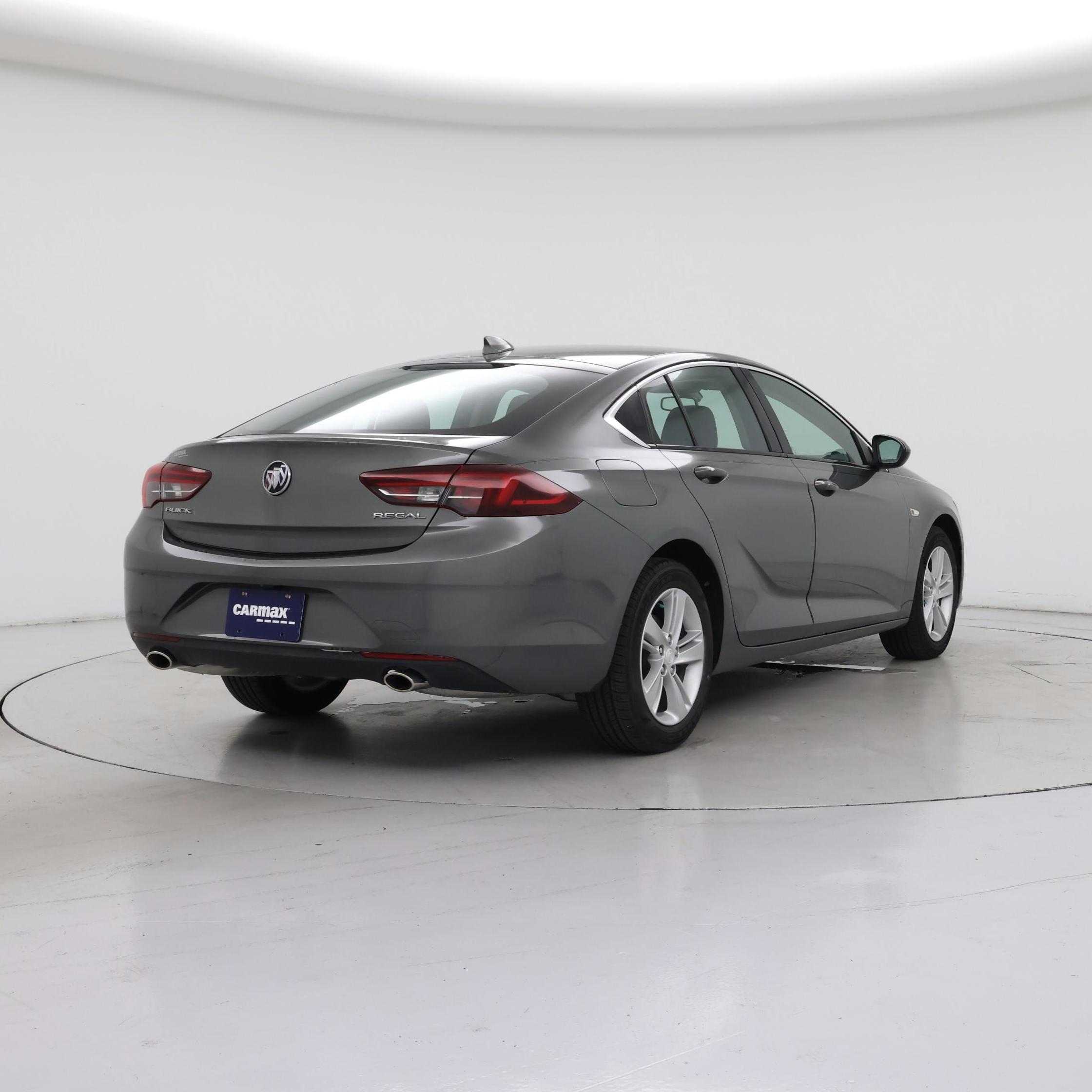 Thumbnail: 2018 Buick Regal - 8
