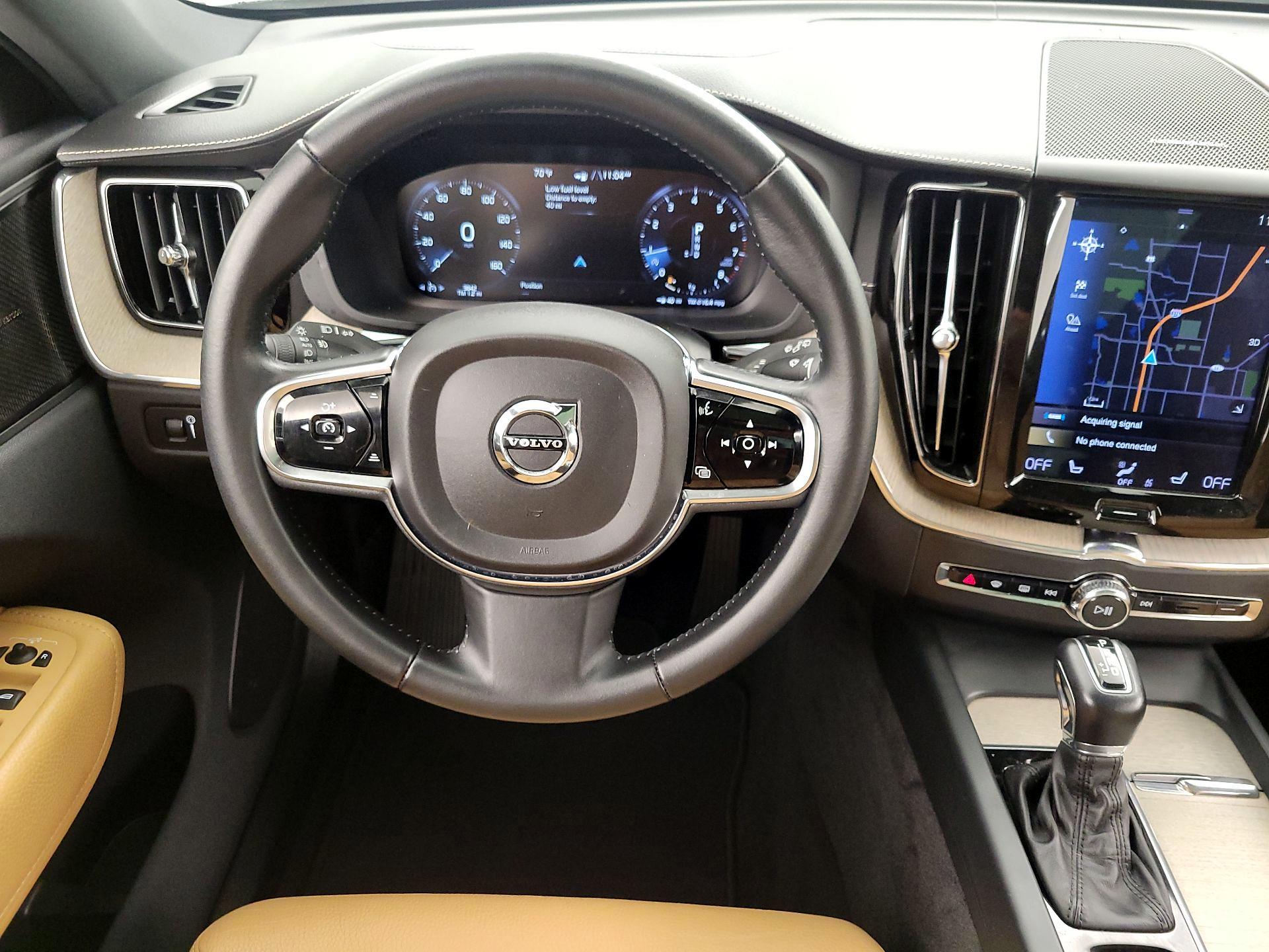 Thumbnail: 2019 Volvo XC60 - 10