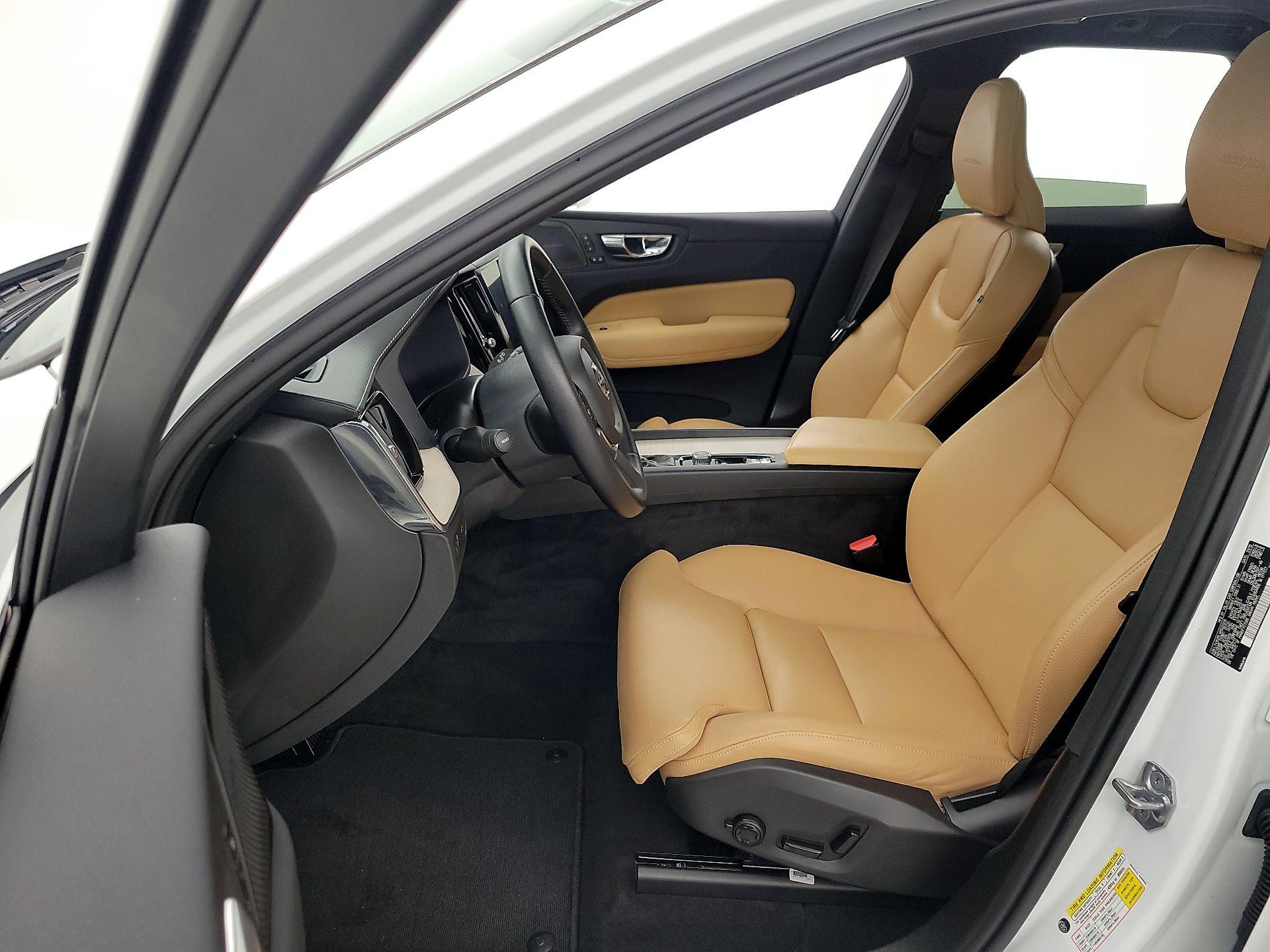 Thumbnail: 2019 Volvo XC60 - 11