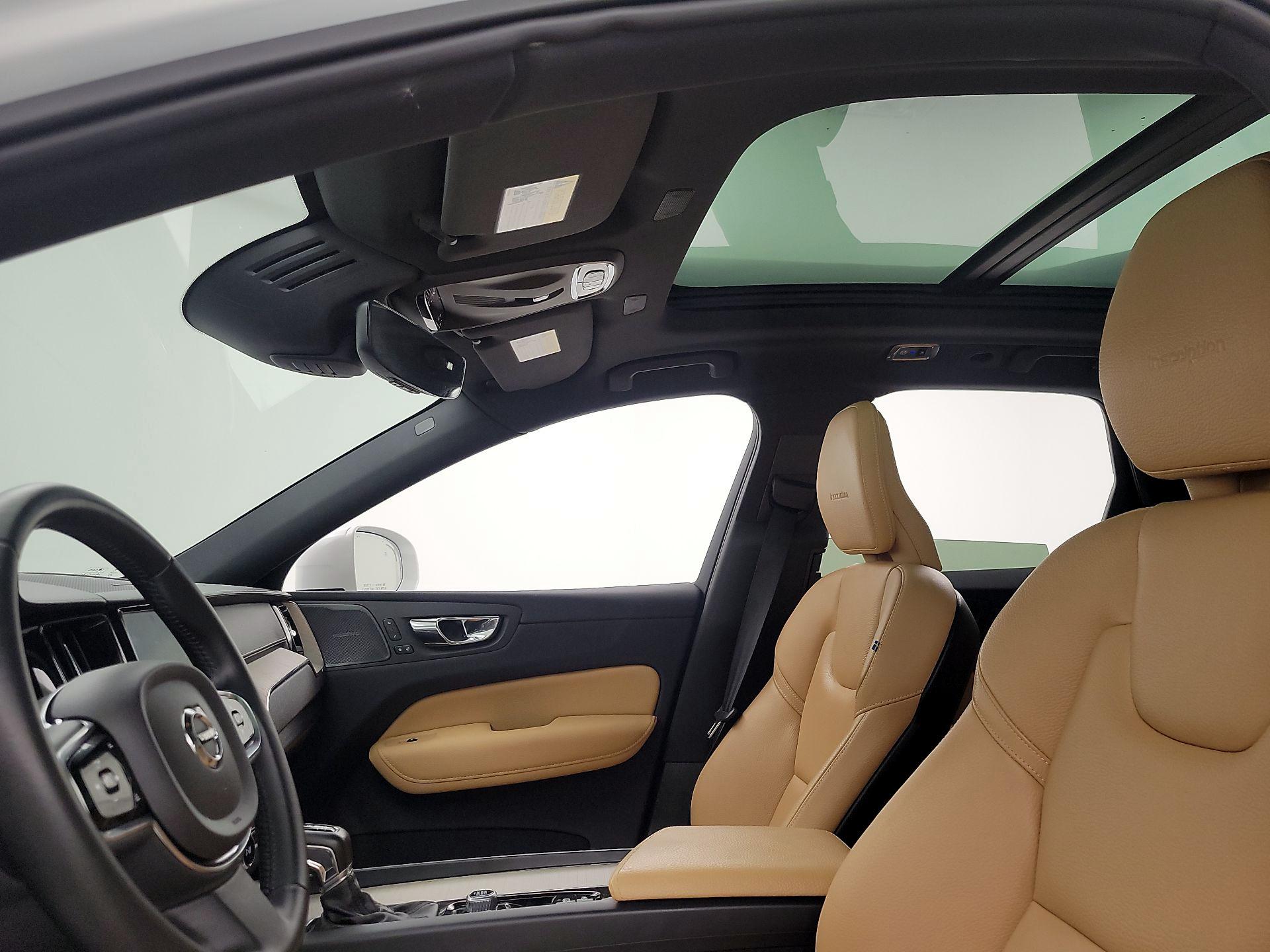 Thumbnail: 2019 Volvo XC60 - 19