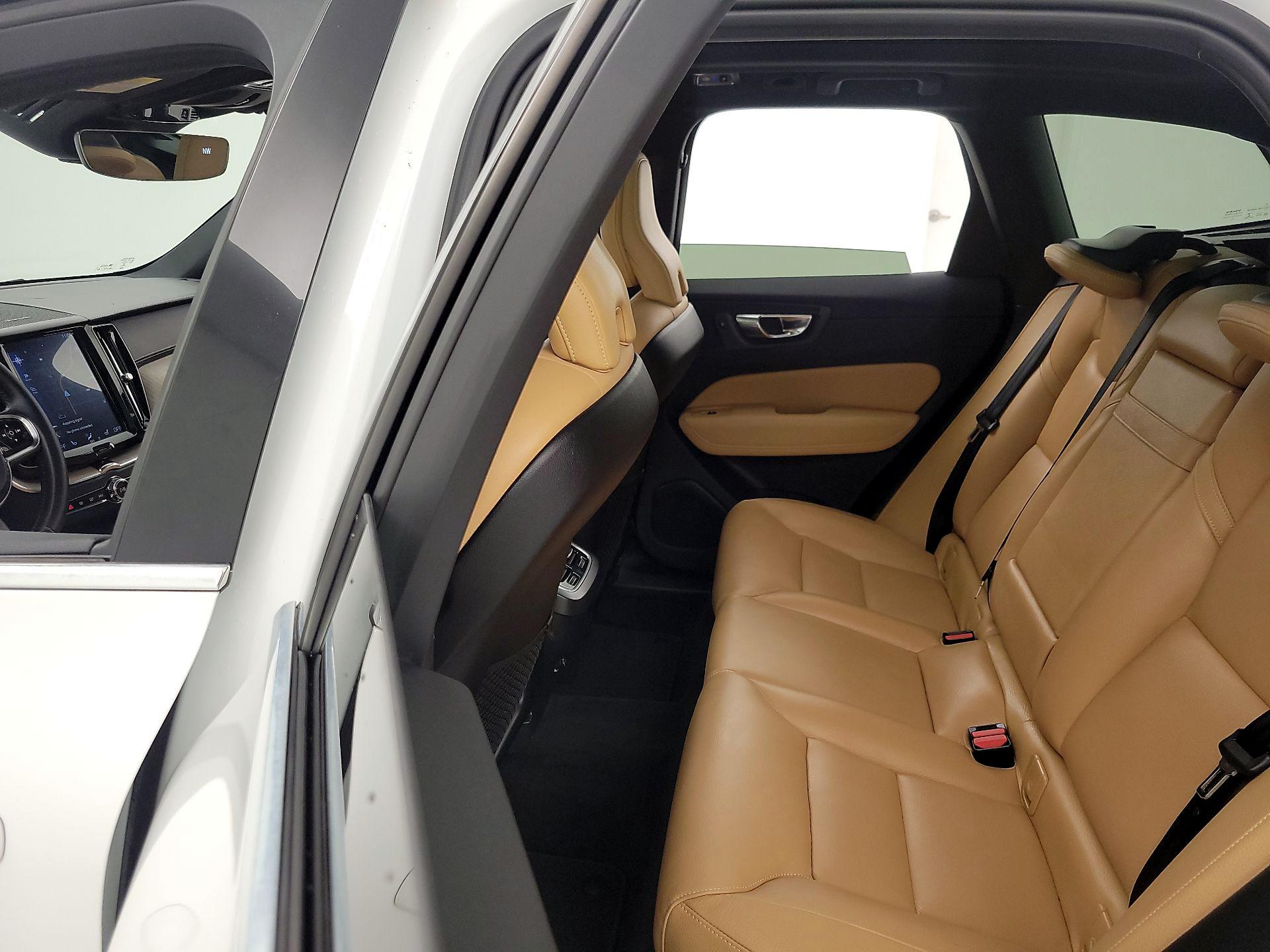 Thumbnail: 2019 Volvo XC60 - 20