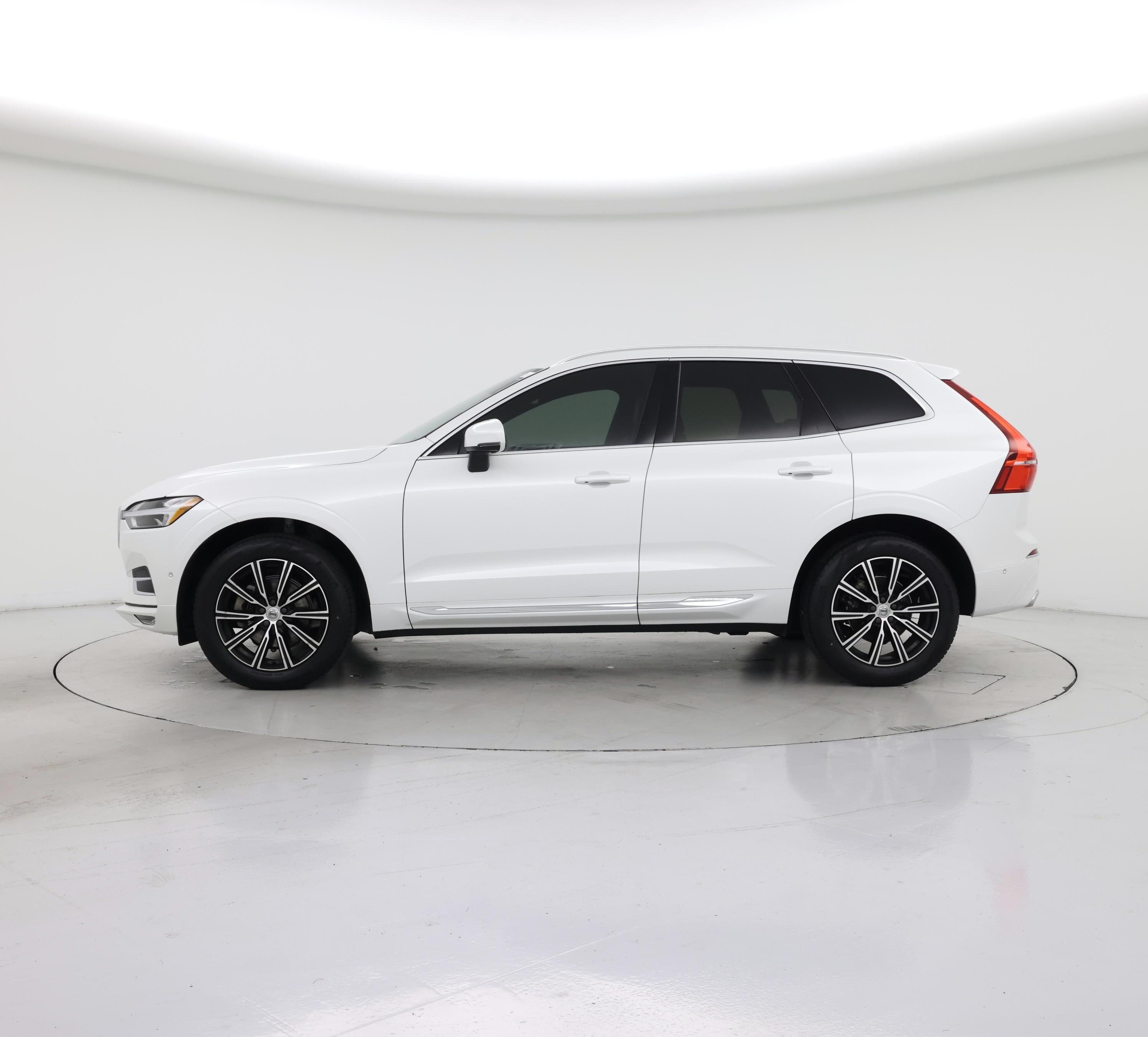 Thumbnail: 2019 Volvo XC60 - 3