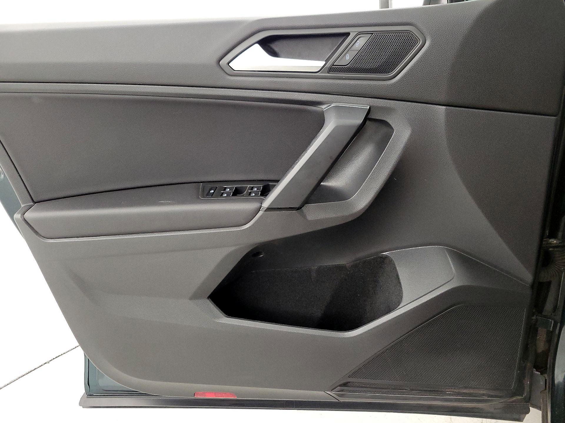 Thumbnail: 2019 Volkswagen Tiguan - 12