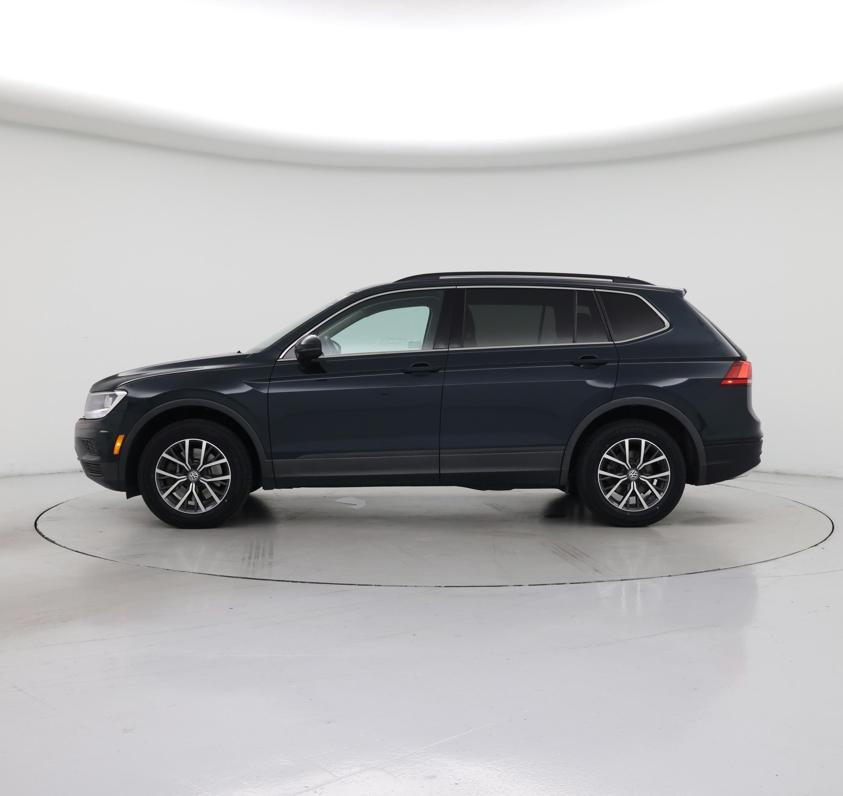 Thumbnail: 2019 Volkswagen Tiguan - 3