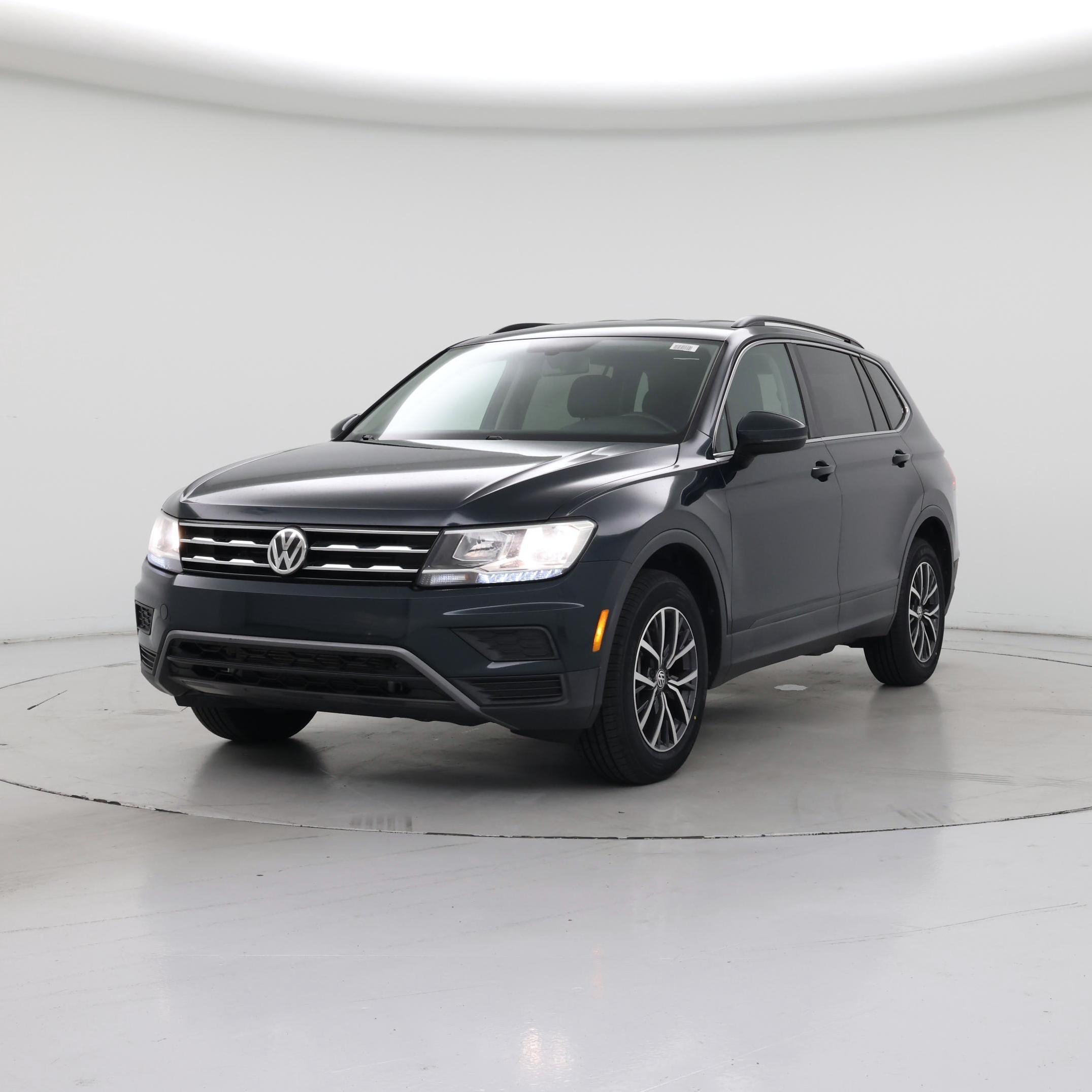 Thumbnail: 2019 Volkswagen Tiguan - 4