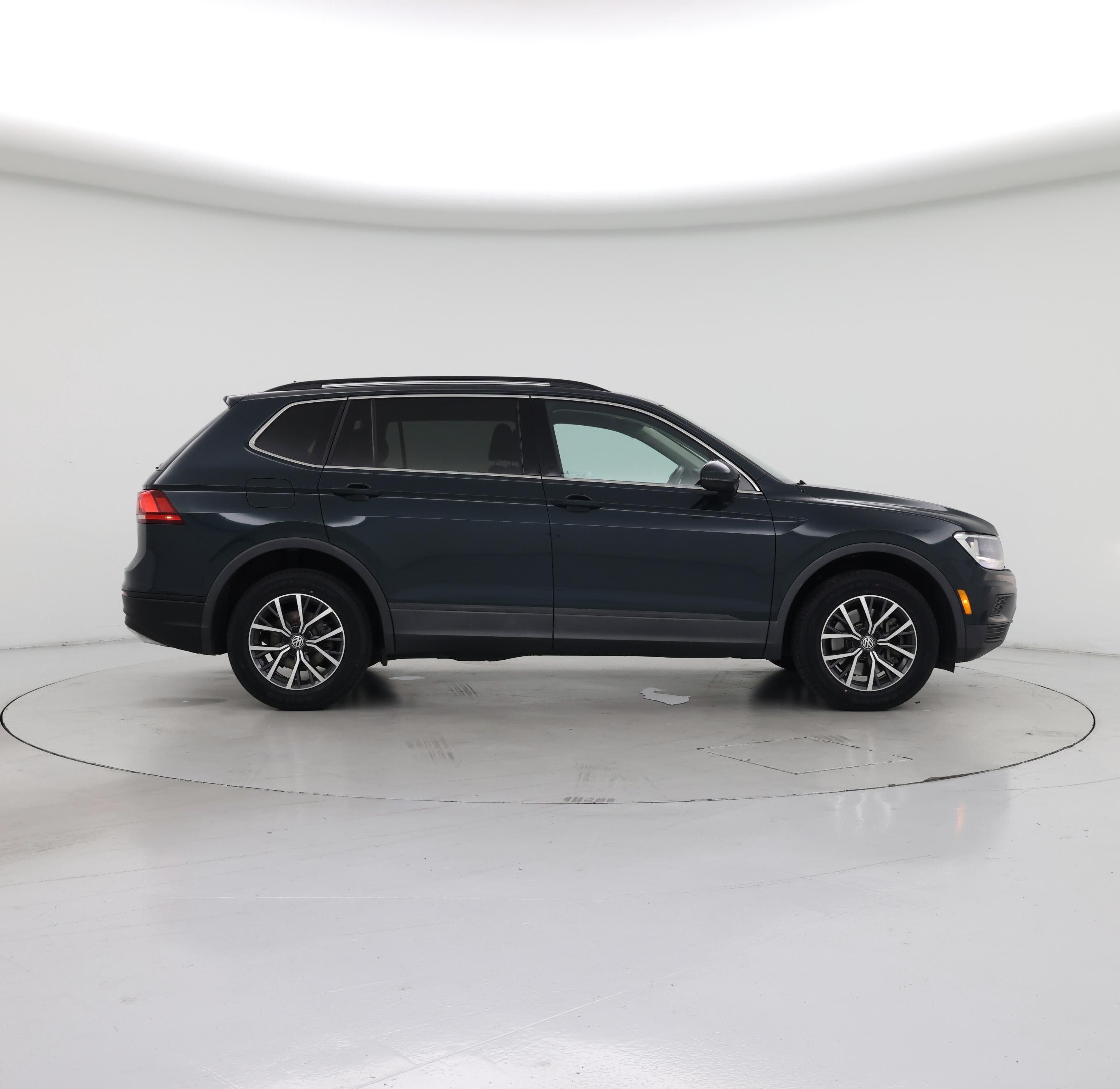 Thumbnail: 2019 Volkswagen Tiguan - 7