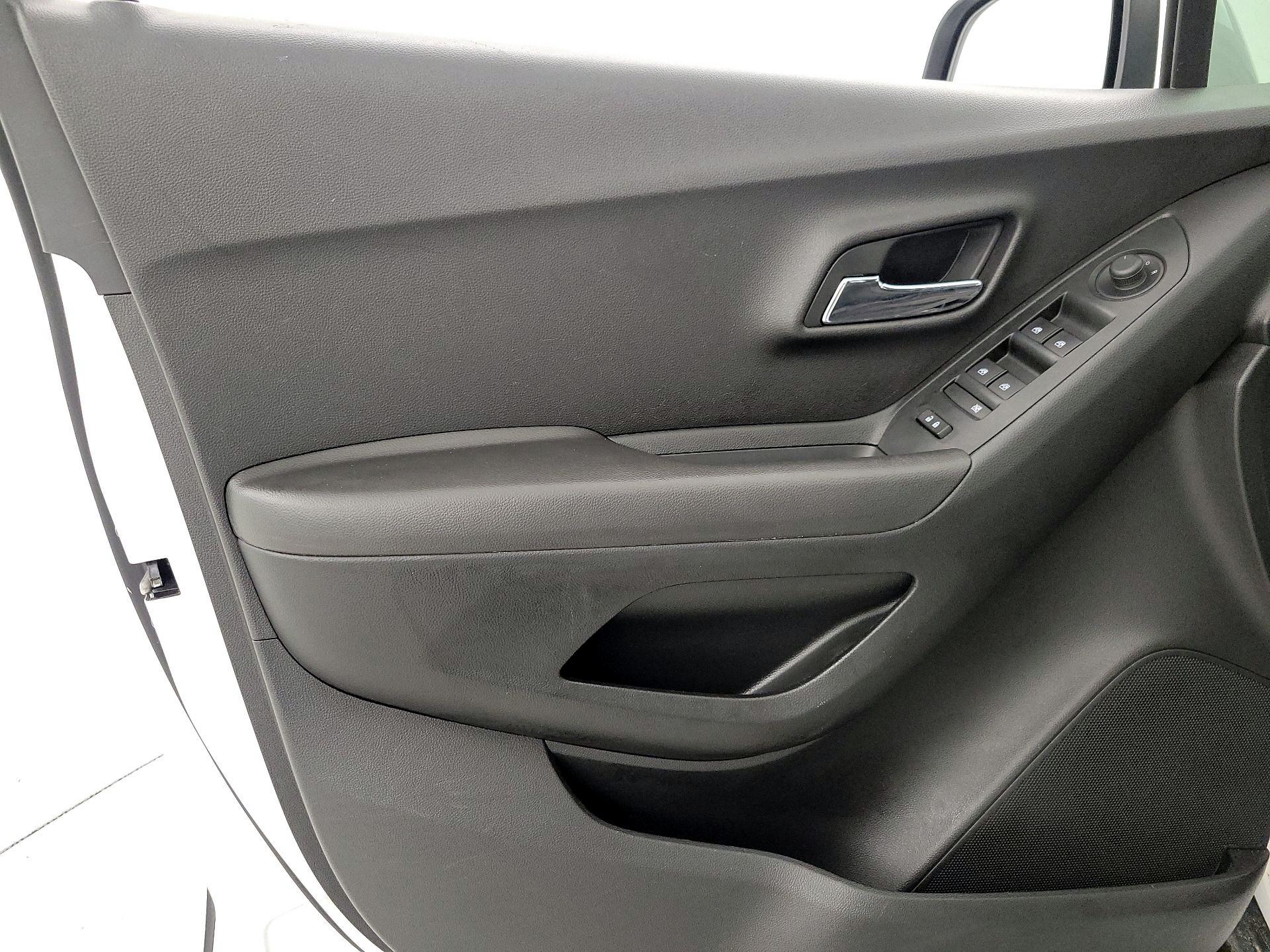 Thumbnail: 2020 Chevrolet Trax - 12