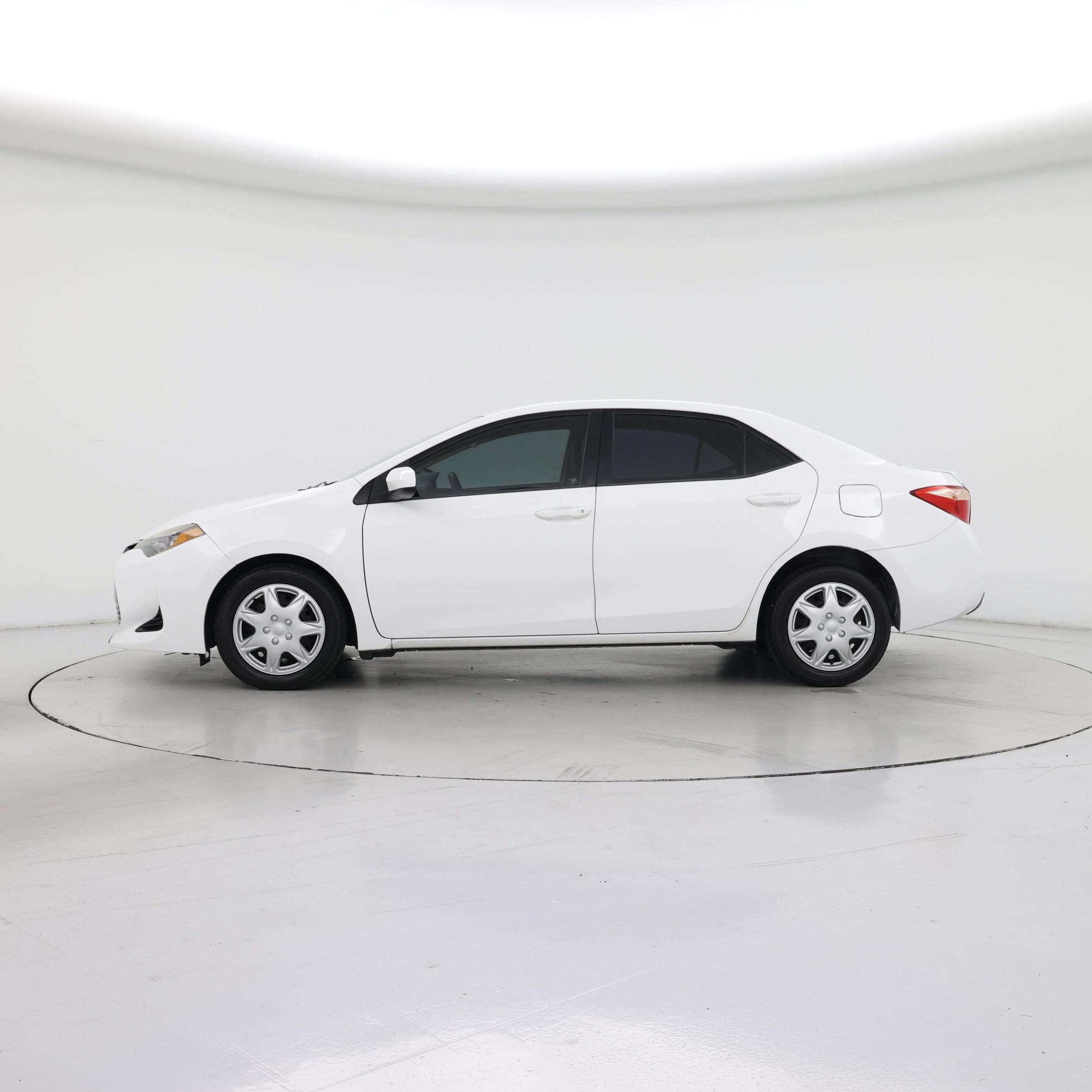 Thumbnail: 2017 Toyota Corolla - 3