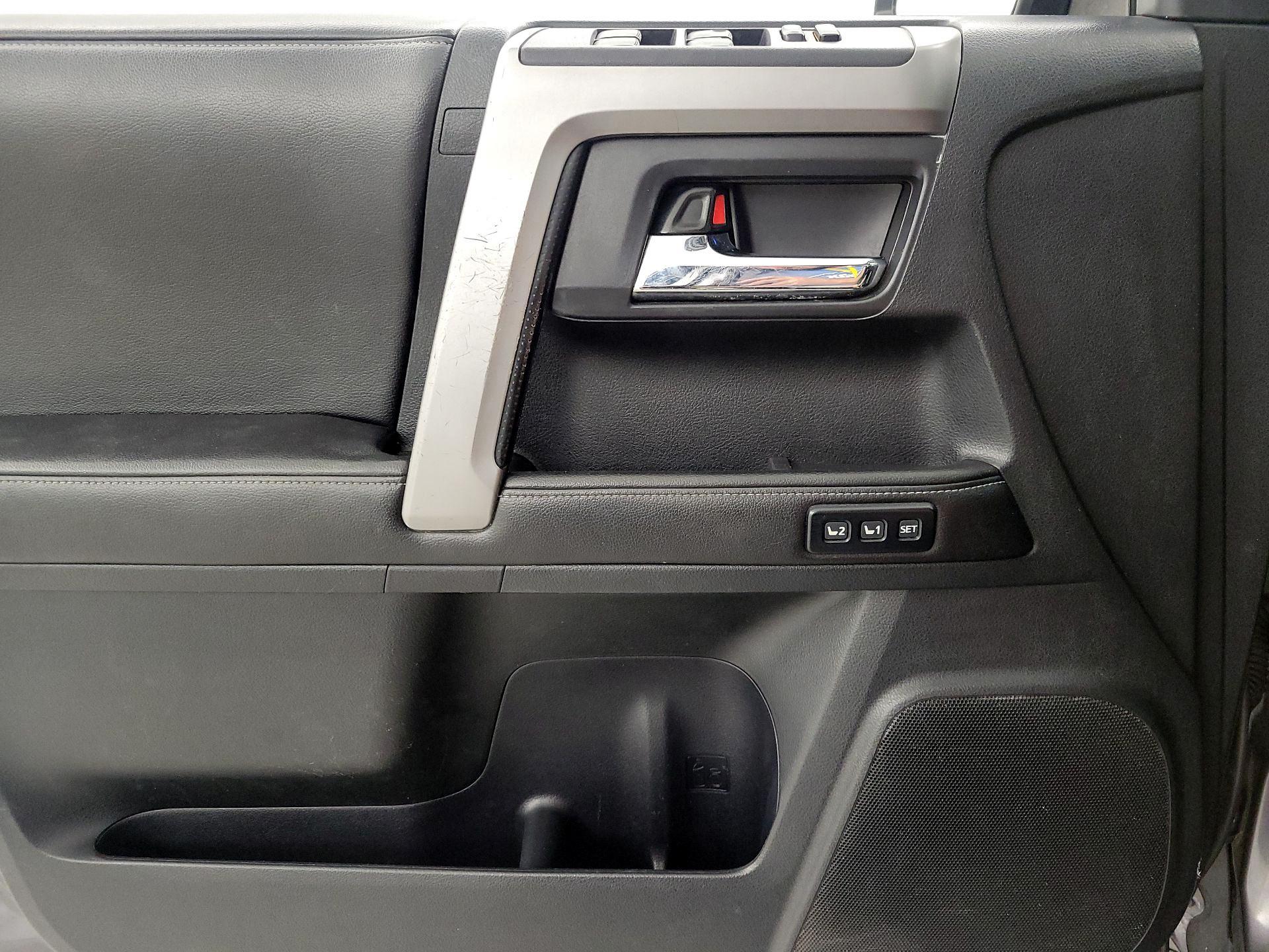 Thumbnail: 2014 Toyota 4Runner - 12