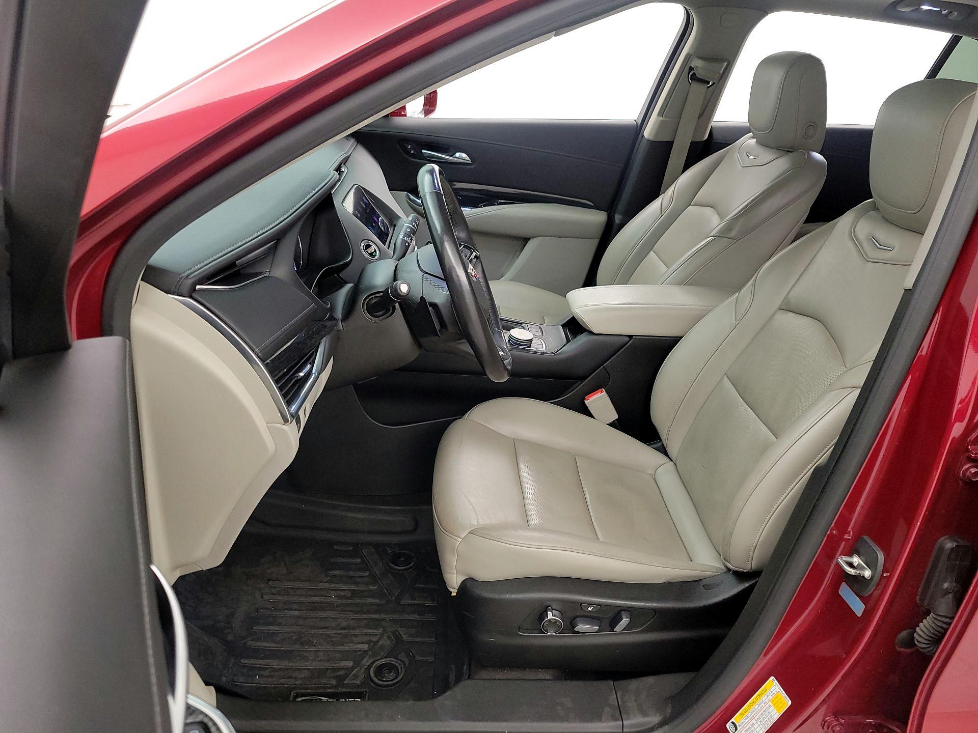 Thumbnail: 2019 Cadillac XT4 - 11