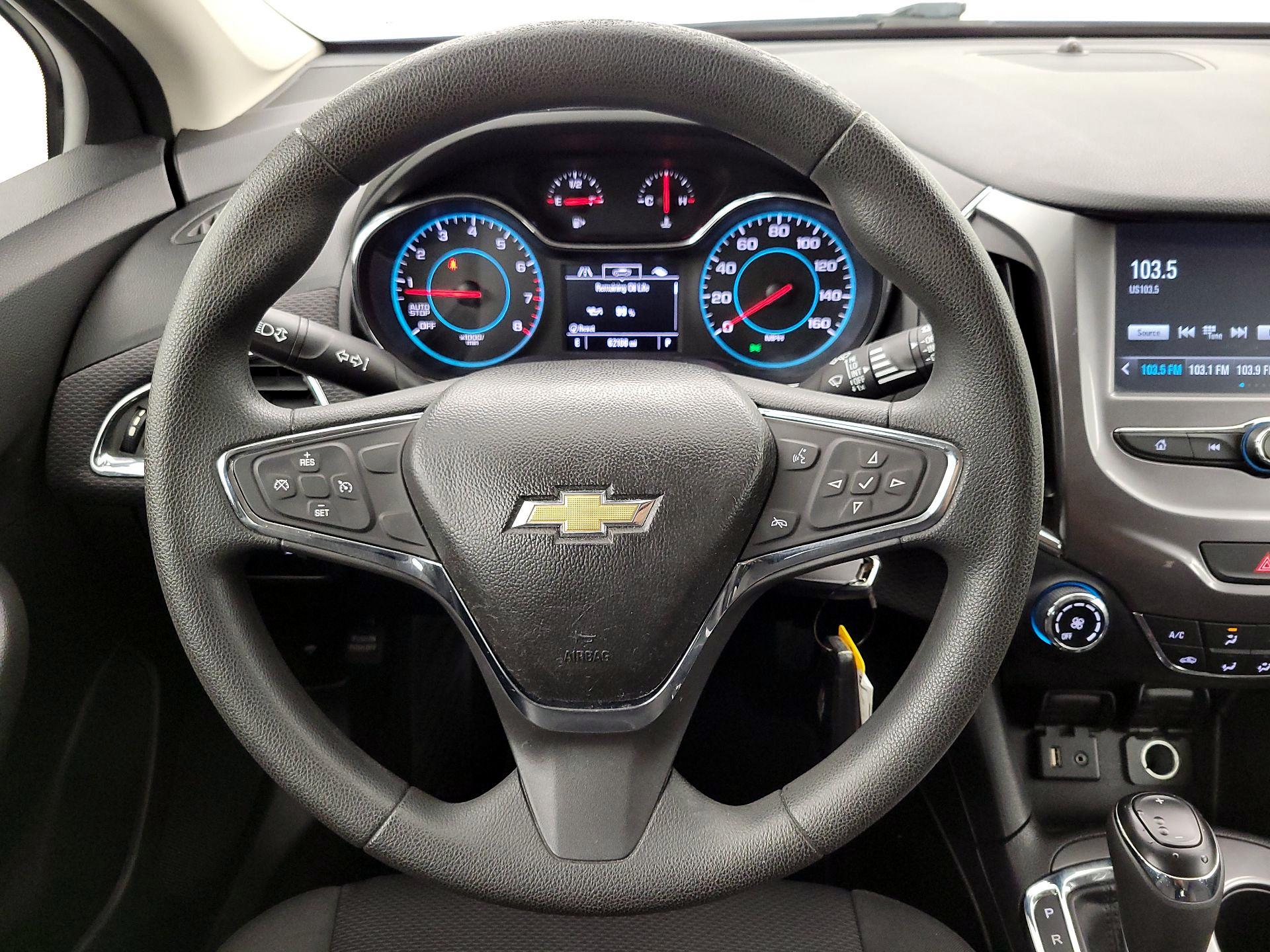 Thumbnail: 2017 Chevrolet Cruze - 10