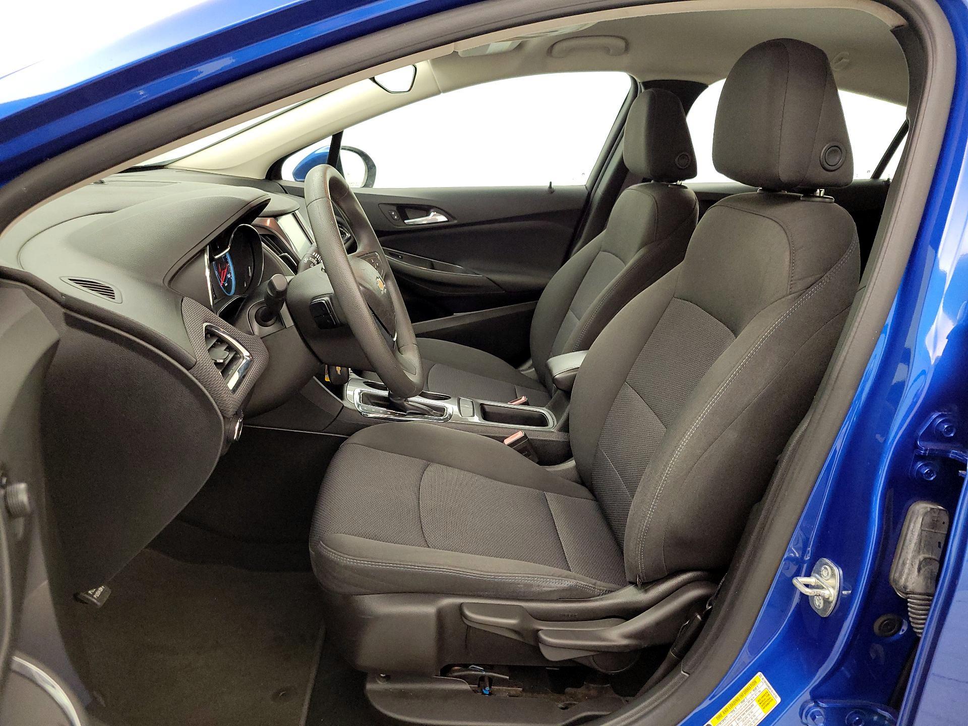 Thumbnail: 2017 Chevrolet Cruze - 11