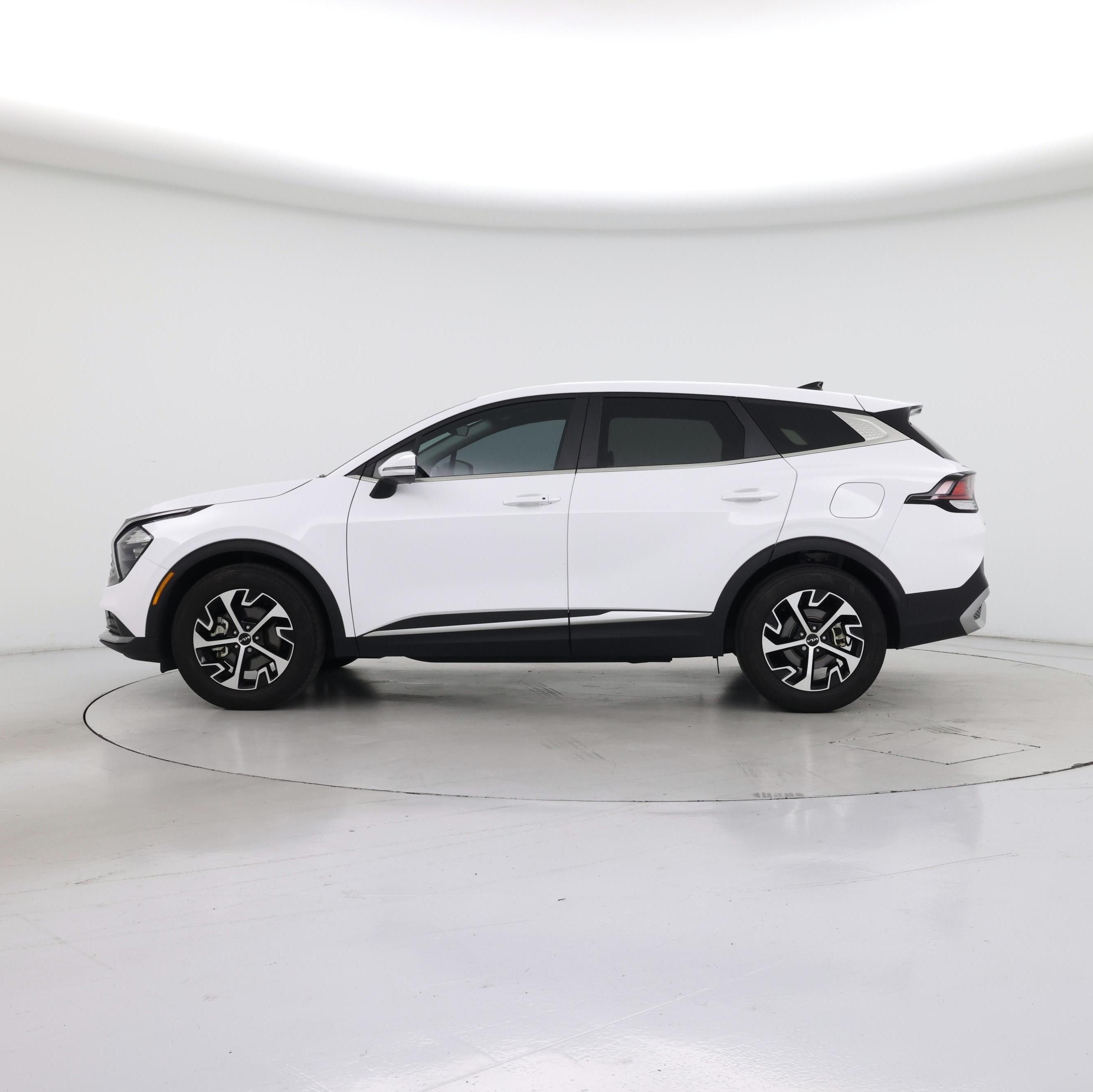 Thumbnail: 2023 Kia Sportage - 3
