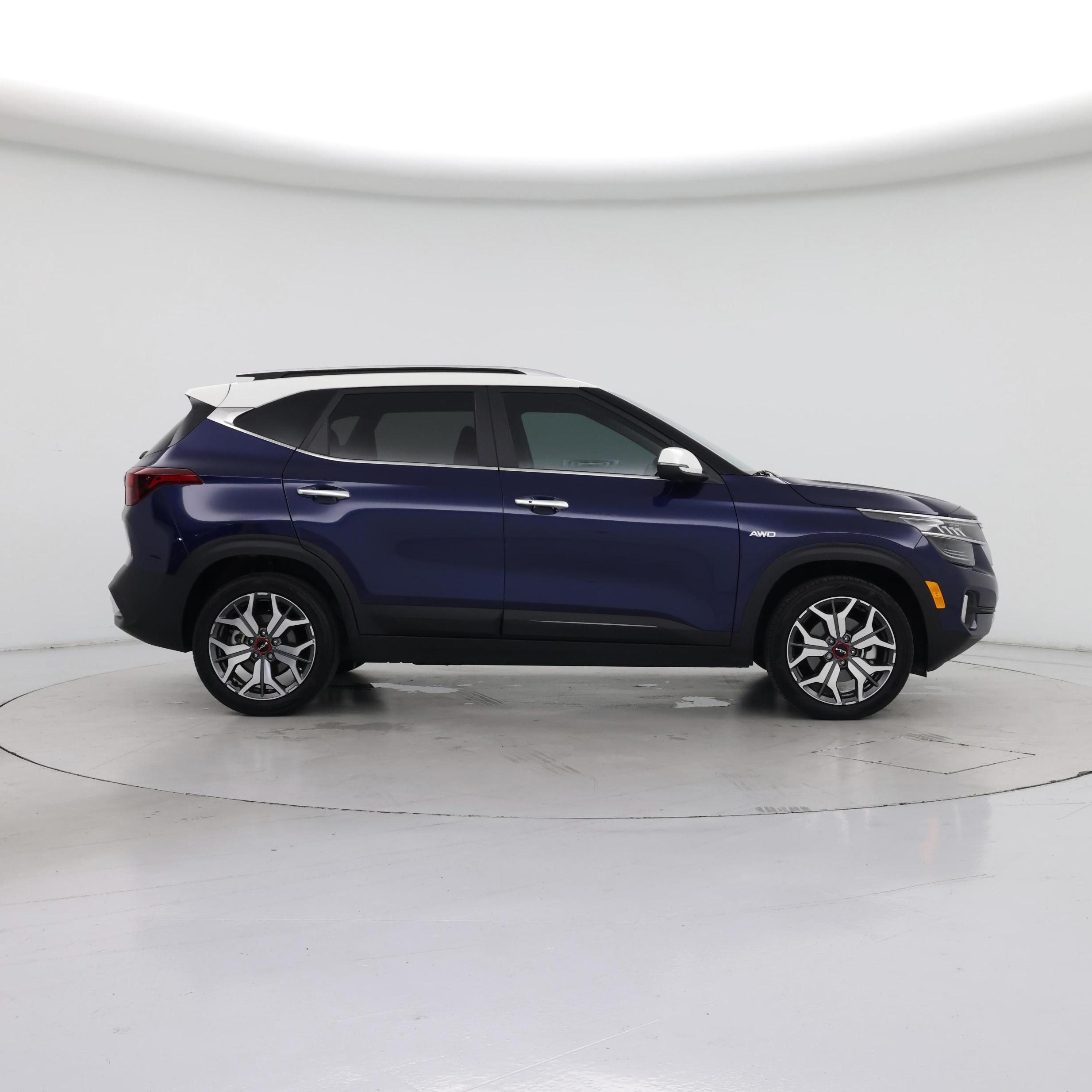 Thumbnail: 2023 Kia Seltos - 7