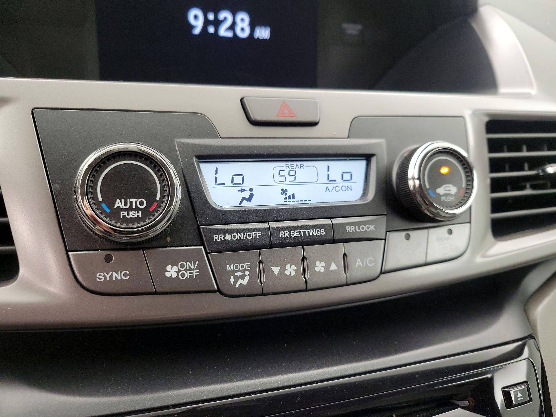 Thumbnail: 2016 Honda Odyssey - 16