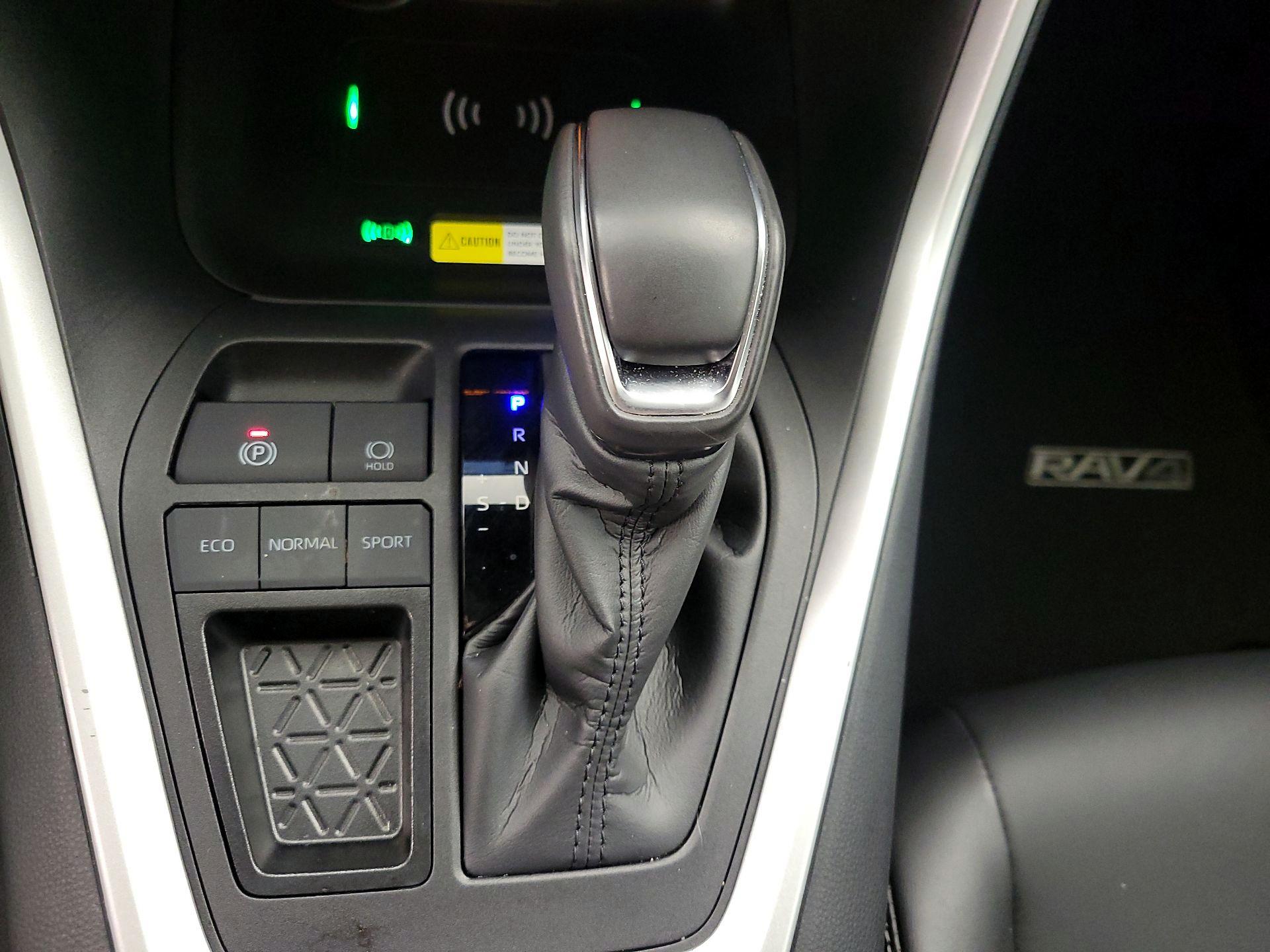 Thumbnail: 2024 Toyota RAV4 - 17